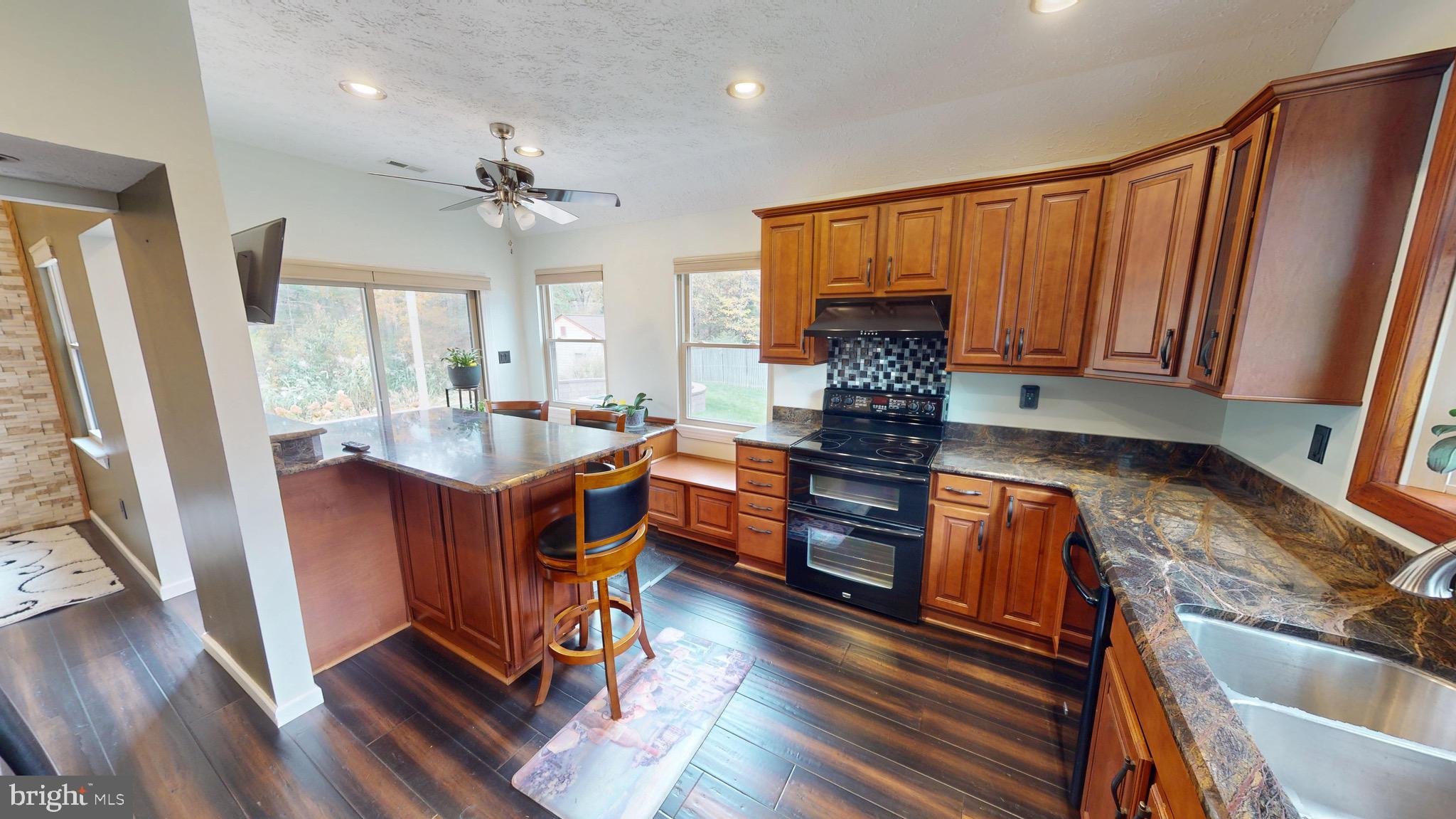 PINEFIELD MEADOWS - Residential