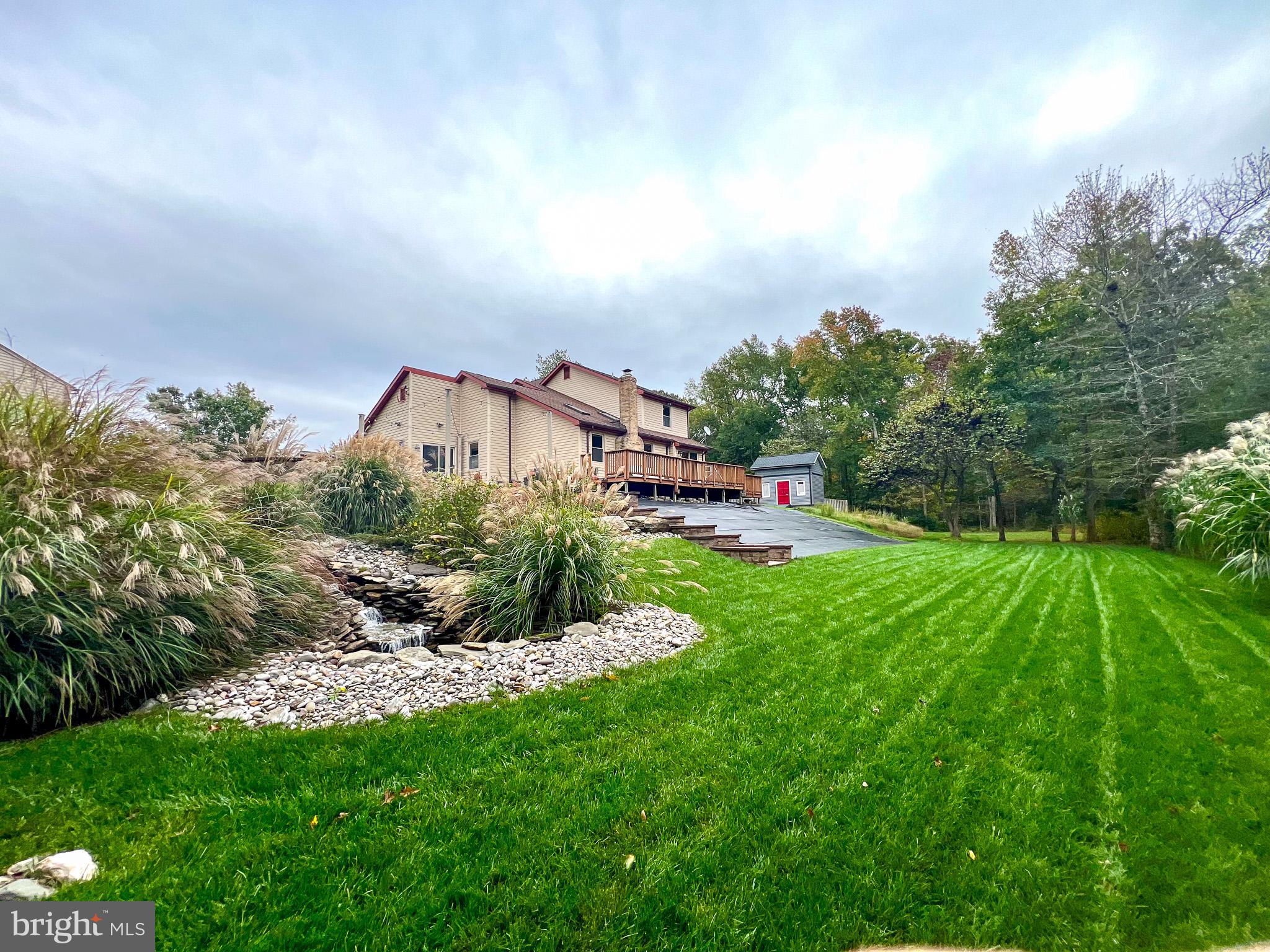 PINEFIELD MEADOWS - Residential