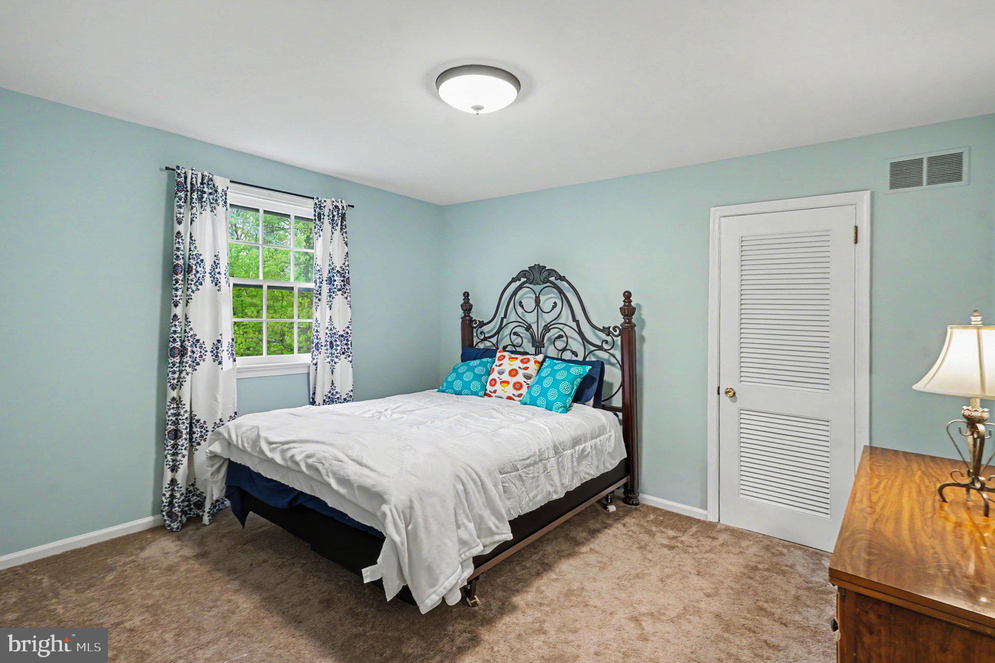 VALLEY FORGE MTN - Residential