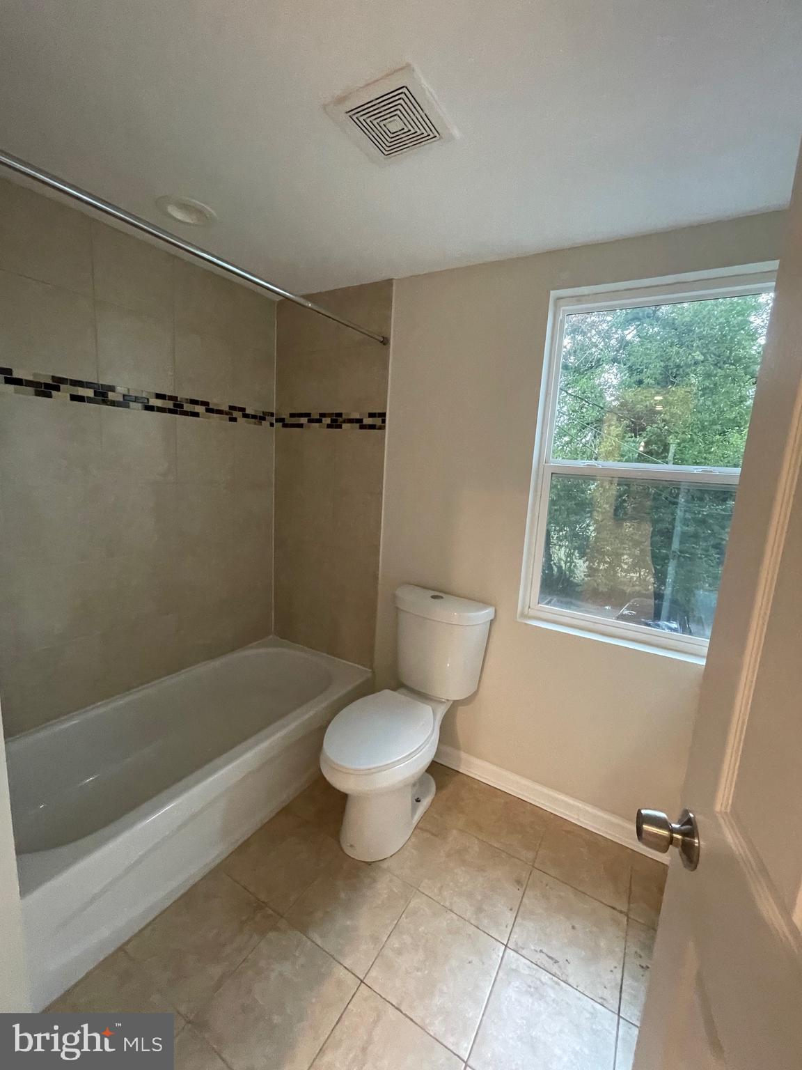 HAMPDEN HISTORIC DISTRICT - Residential Lease