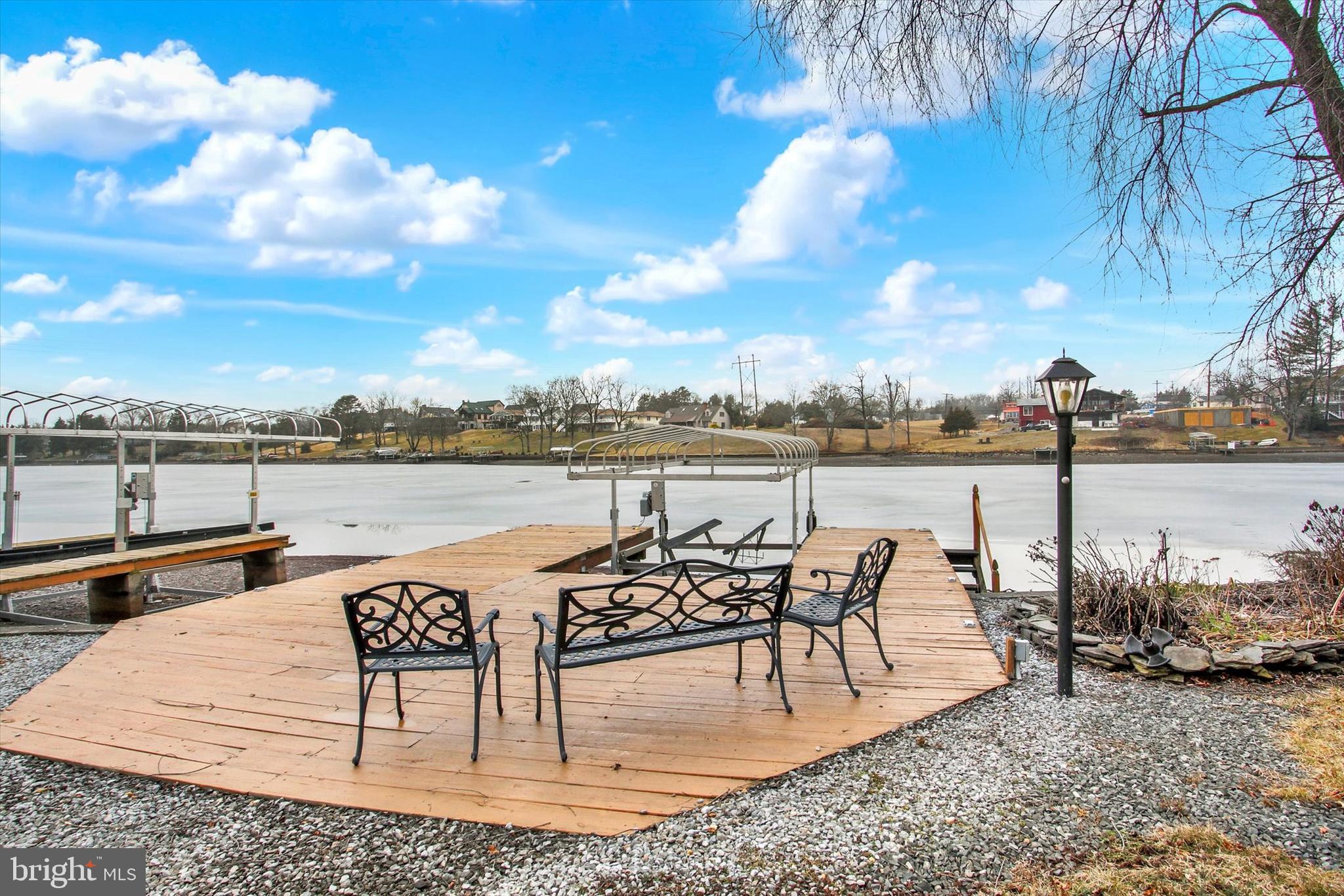 LAKE HERITAGE - Residential