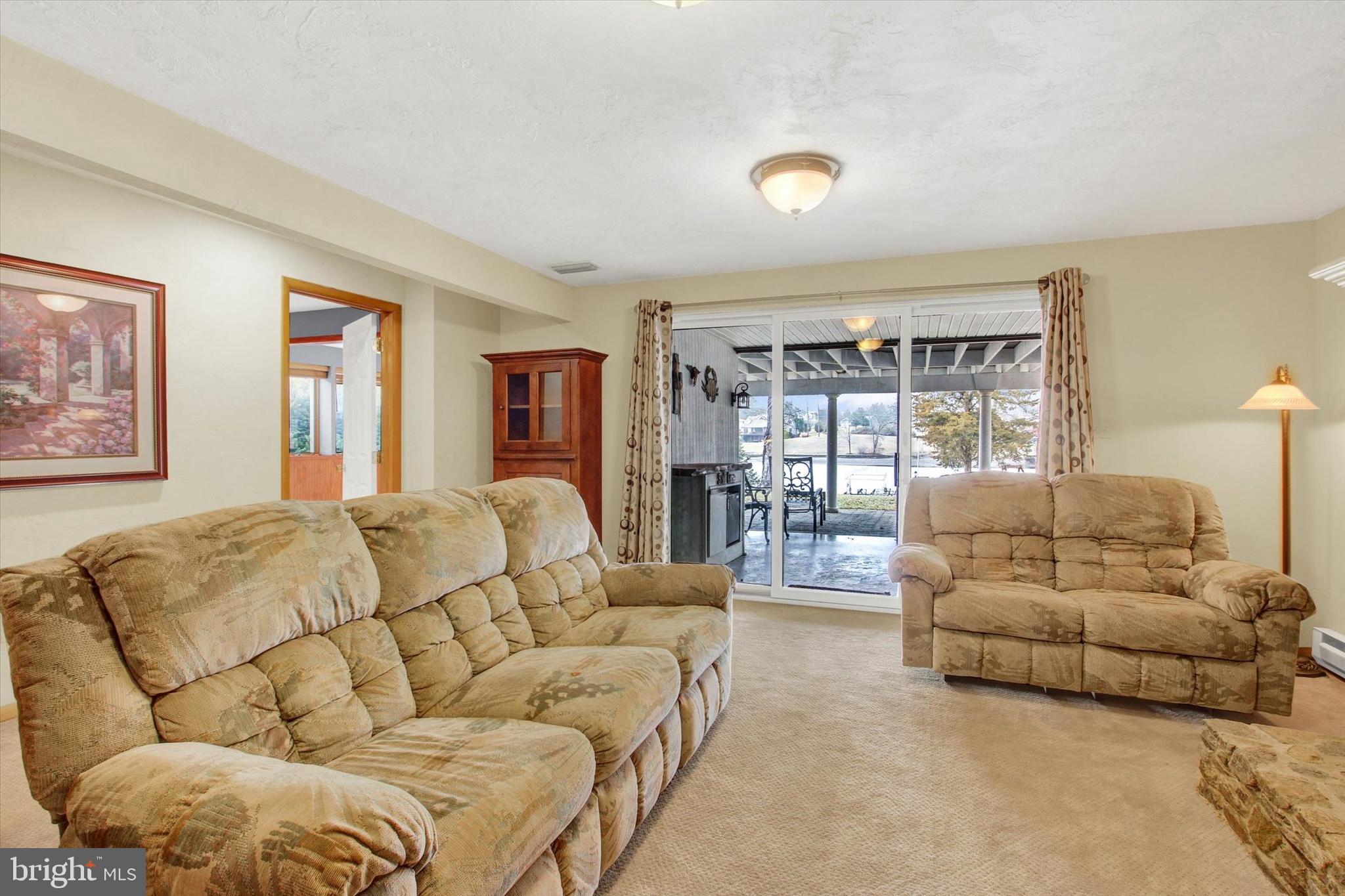 LAKE HERITAGE - Residential