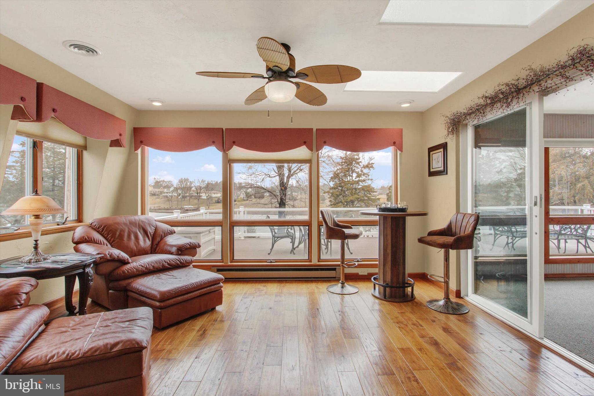 LAKE HERITAGE - Residential