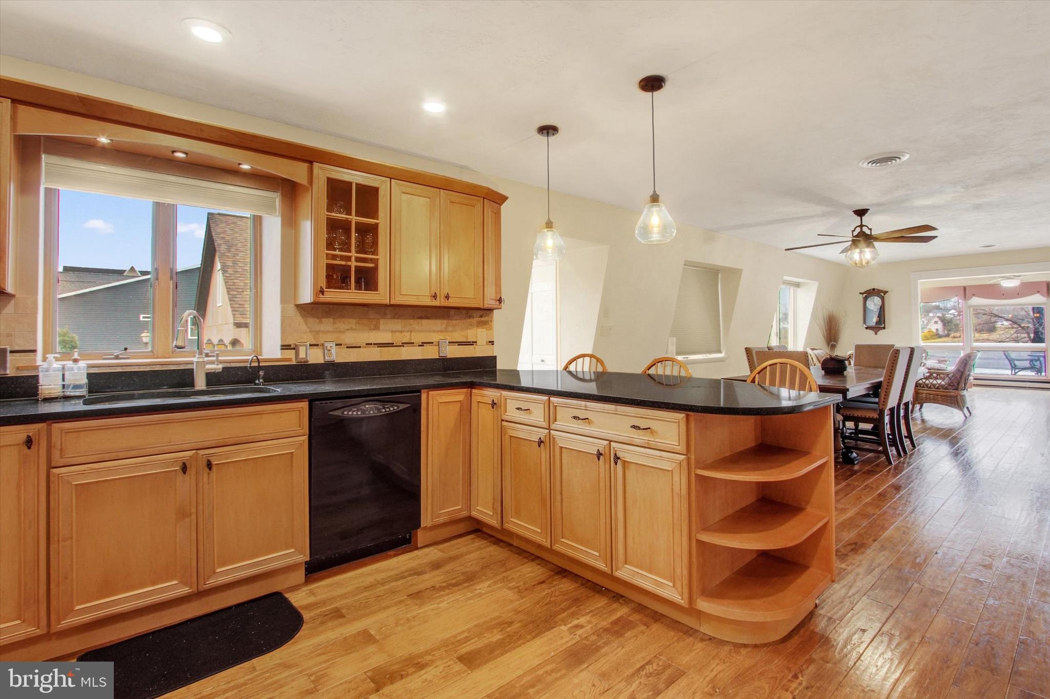 LAKE HERITAGE - Residential