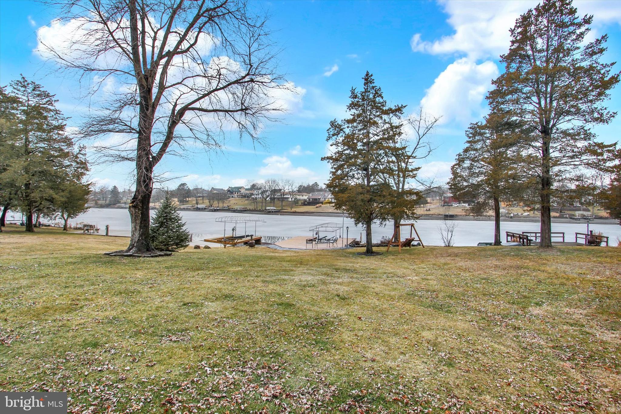 LAKE HERITAGE - Residential