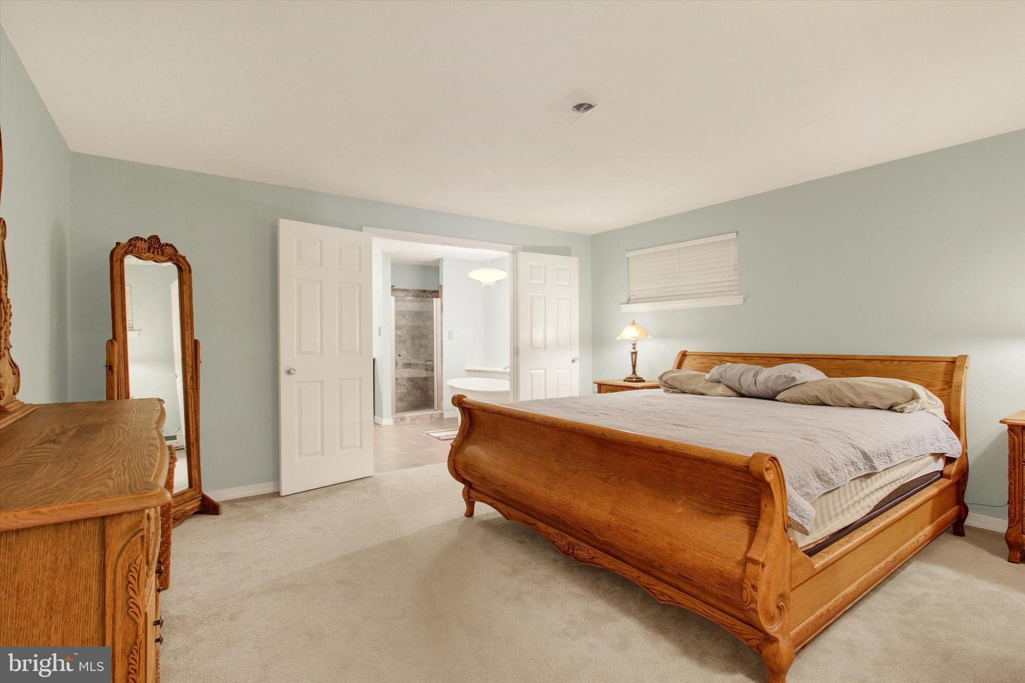 LAKE HERITAGE - Residential