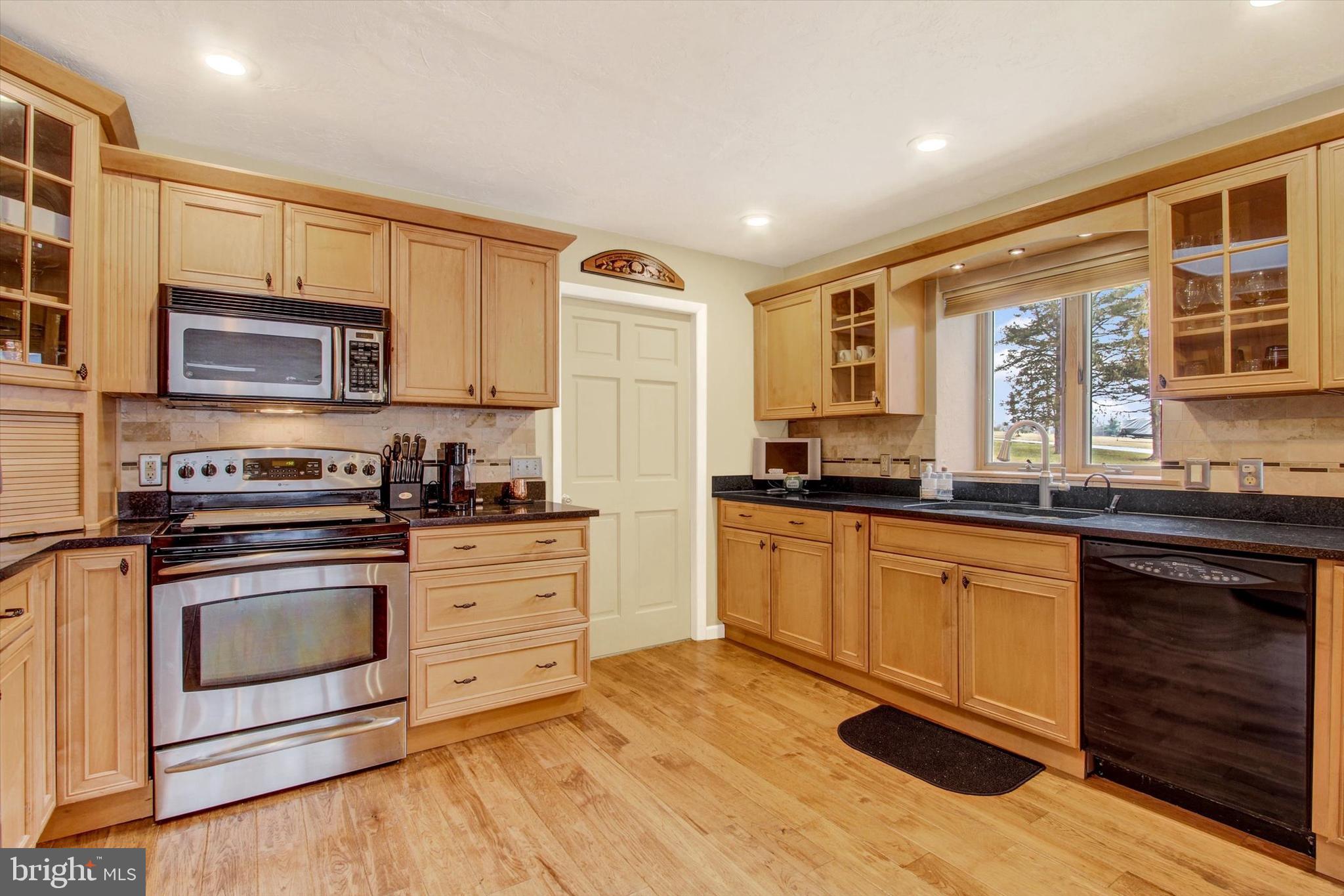 LAKE HERITAGE - Residential