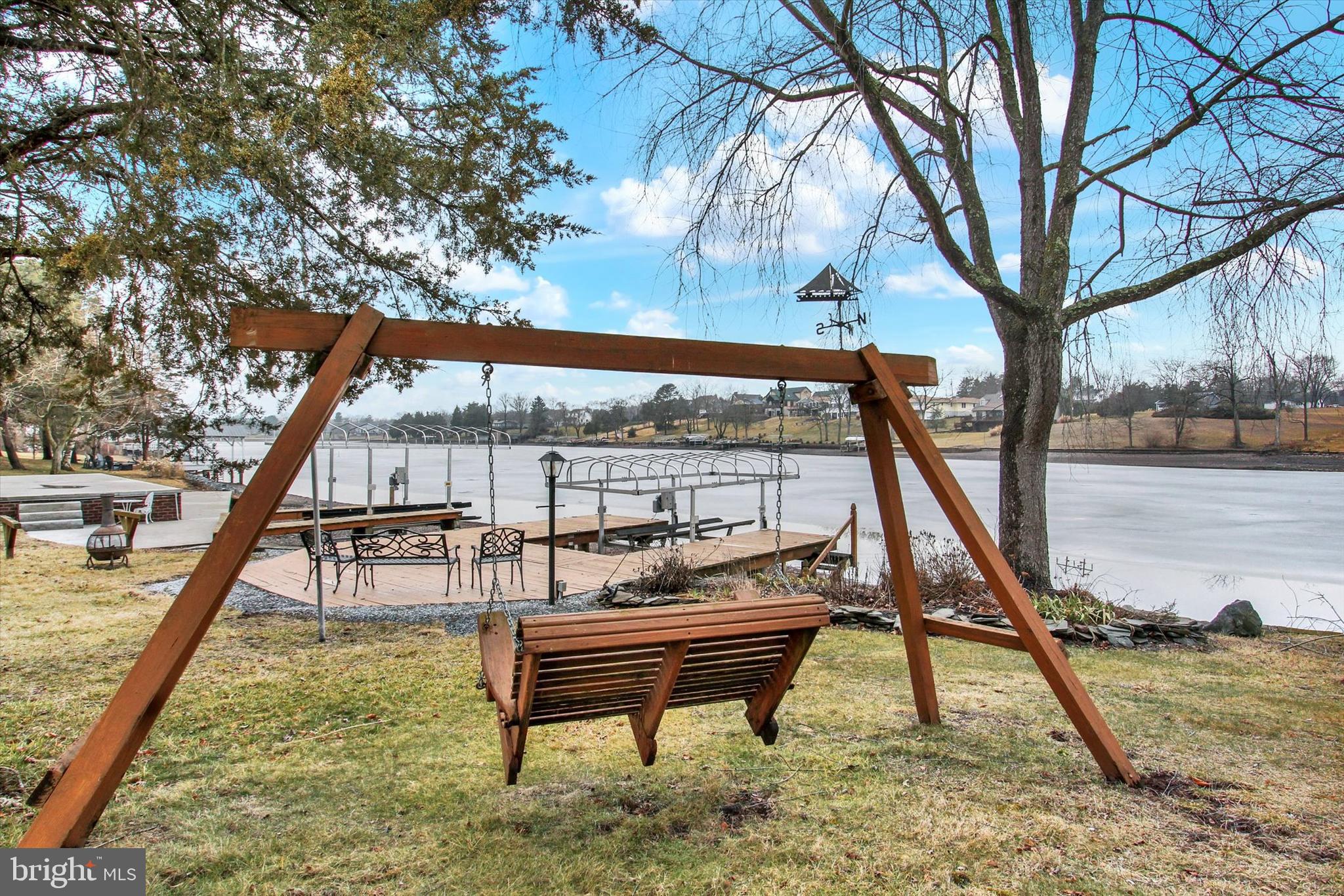 LAKE HERITAGE - Residential