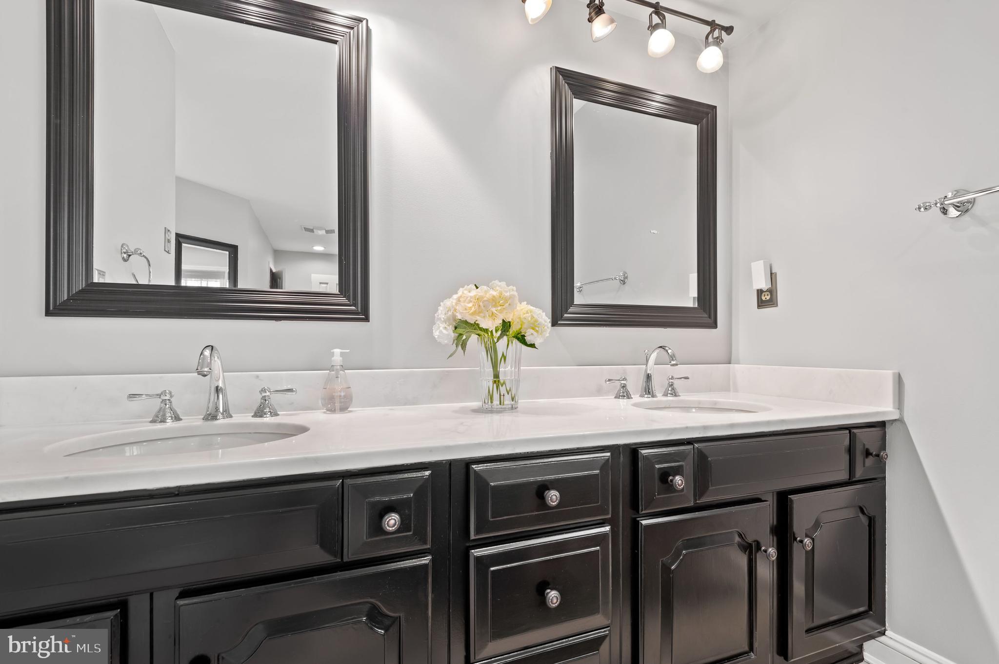 LAURELFORD - Residential