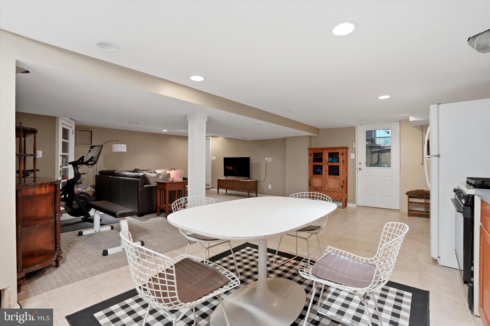 PADDOCK FARMS - Residential