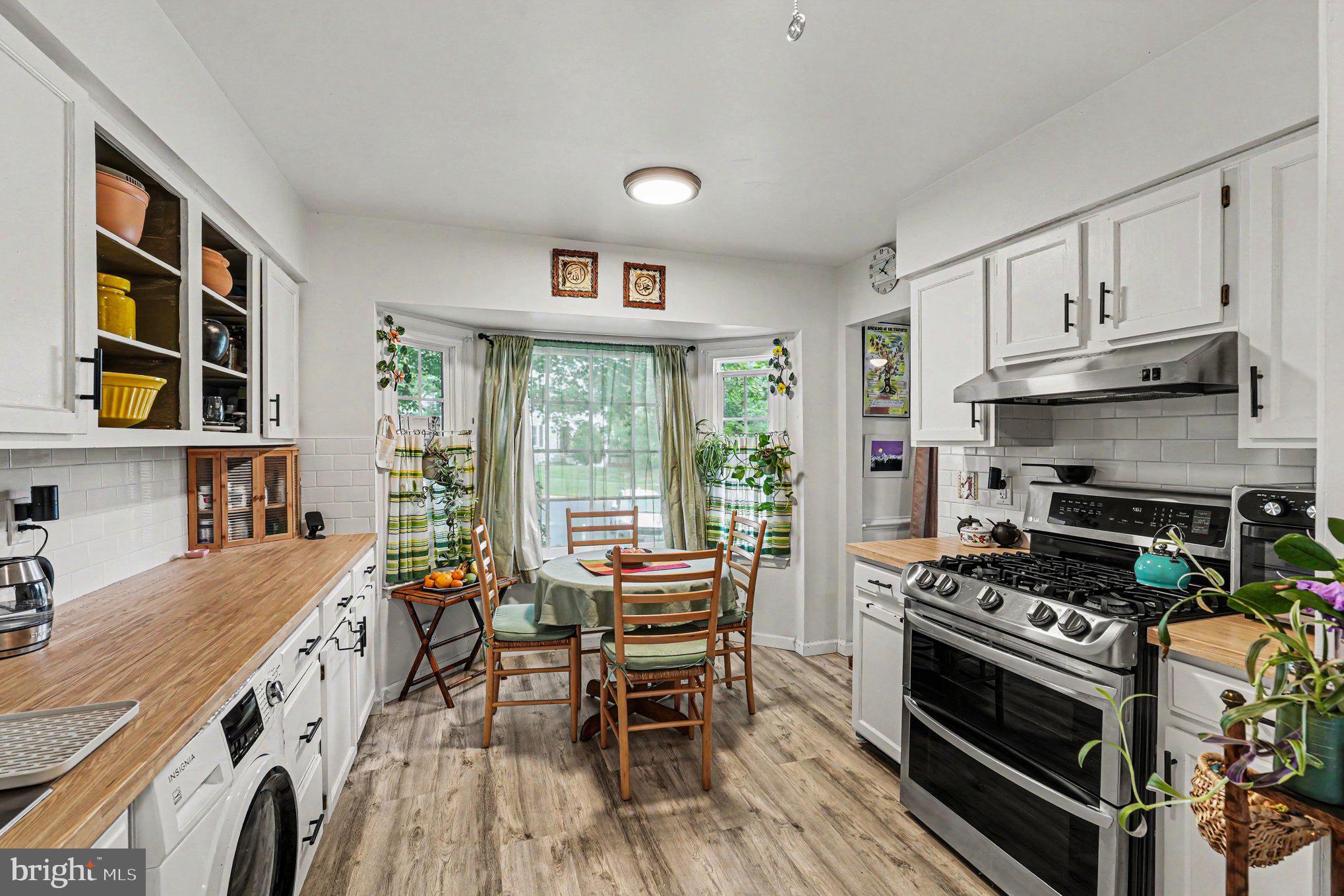 OAK SPRINGS SEC 1 - Residential