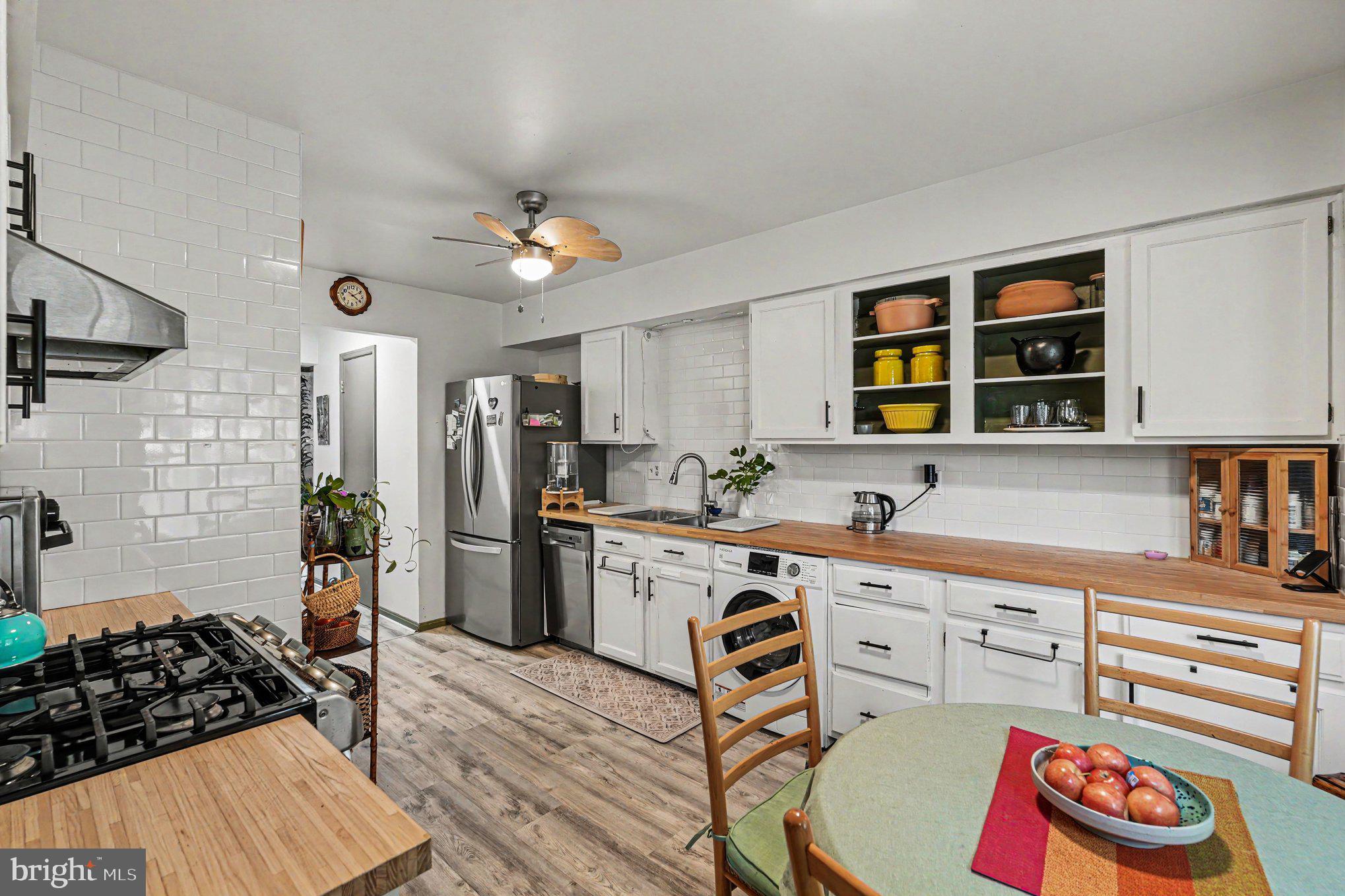 OAK SPRINGS SEC 1 - Residential