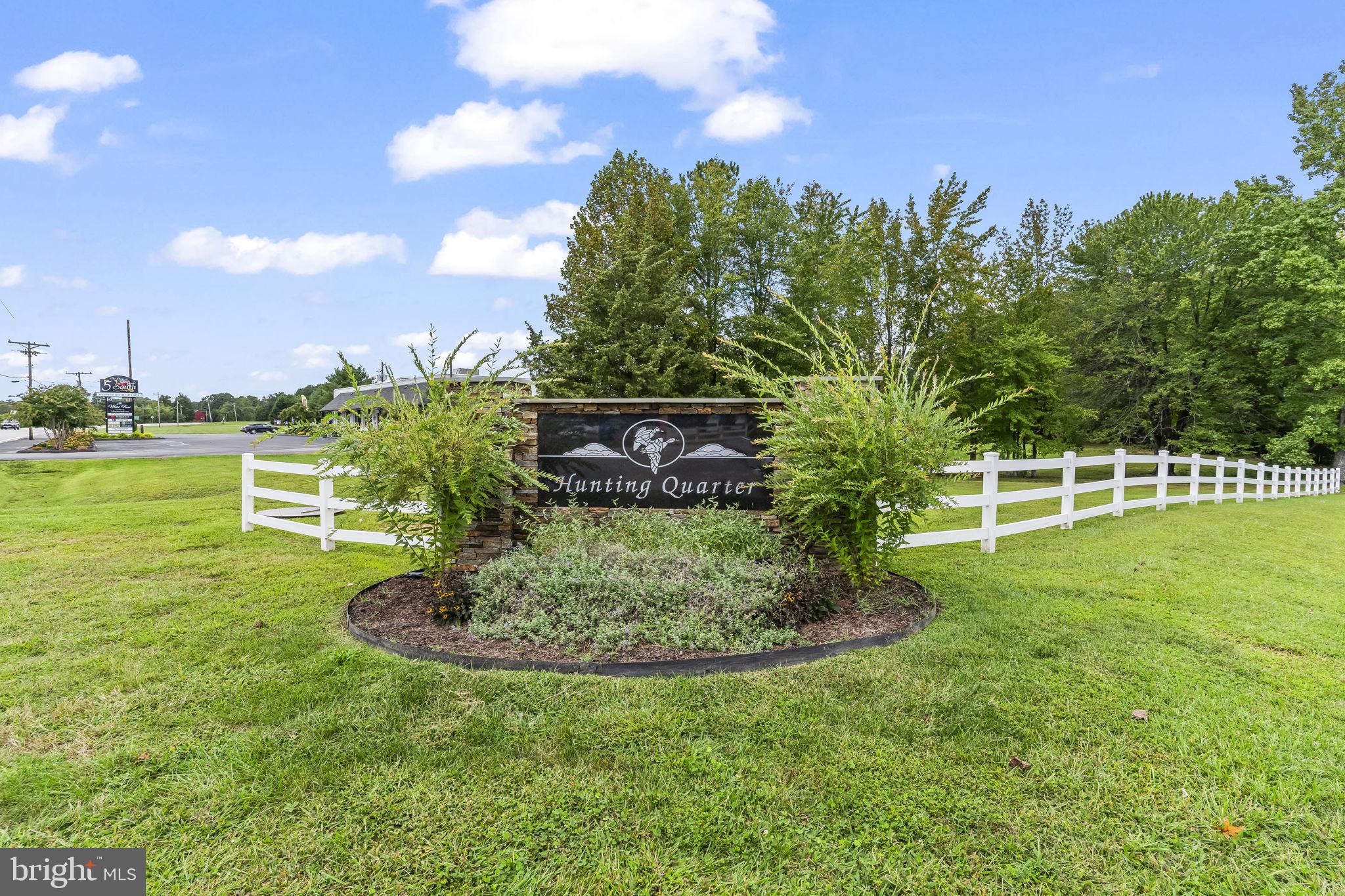 HUNTING QUARTERS - Residential