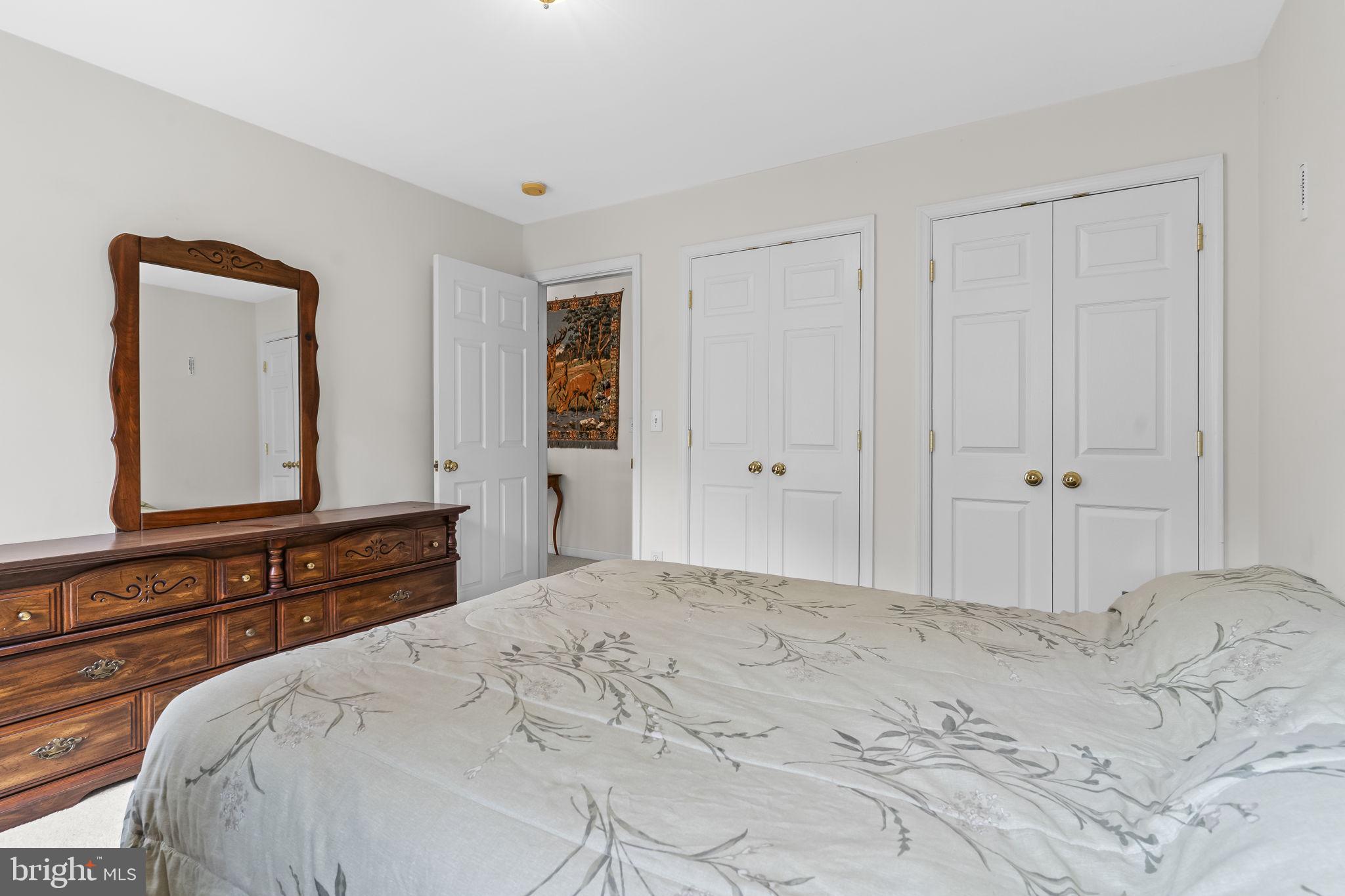 HUNTING QUARTERS - Residential