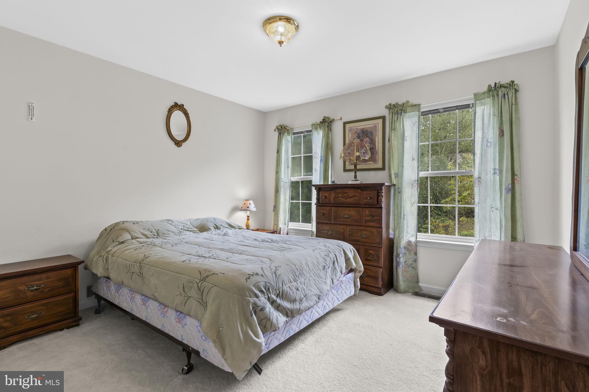 HUNTING QUARTERS - Residential