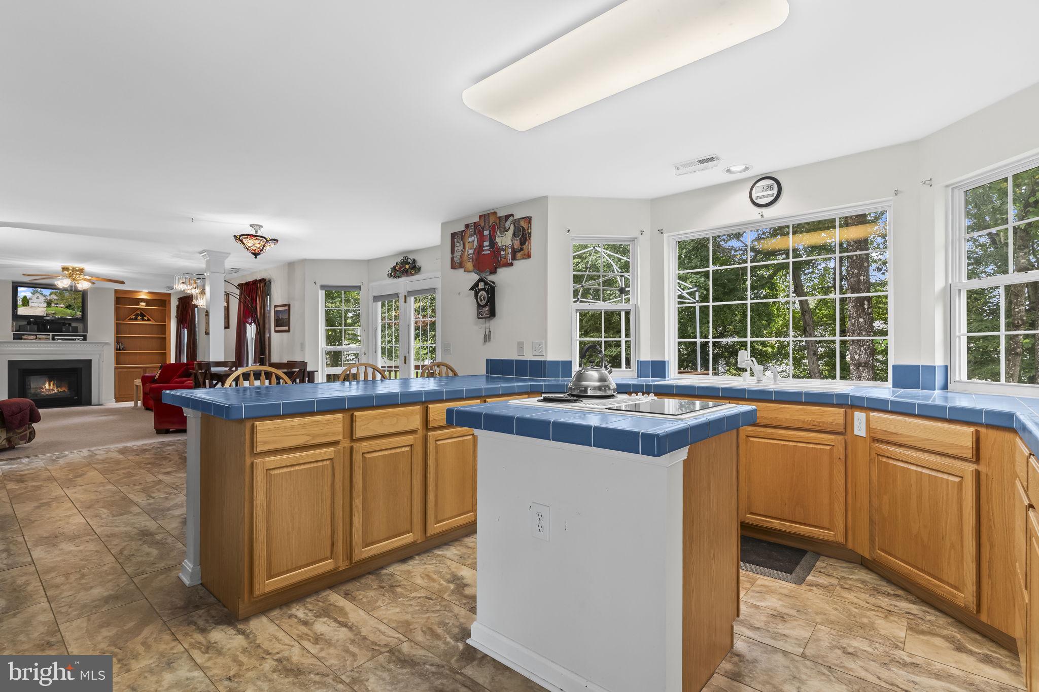 HUNTING QUARTERS - Residential