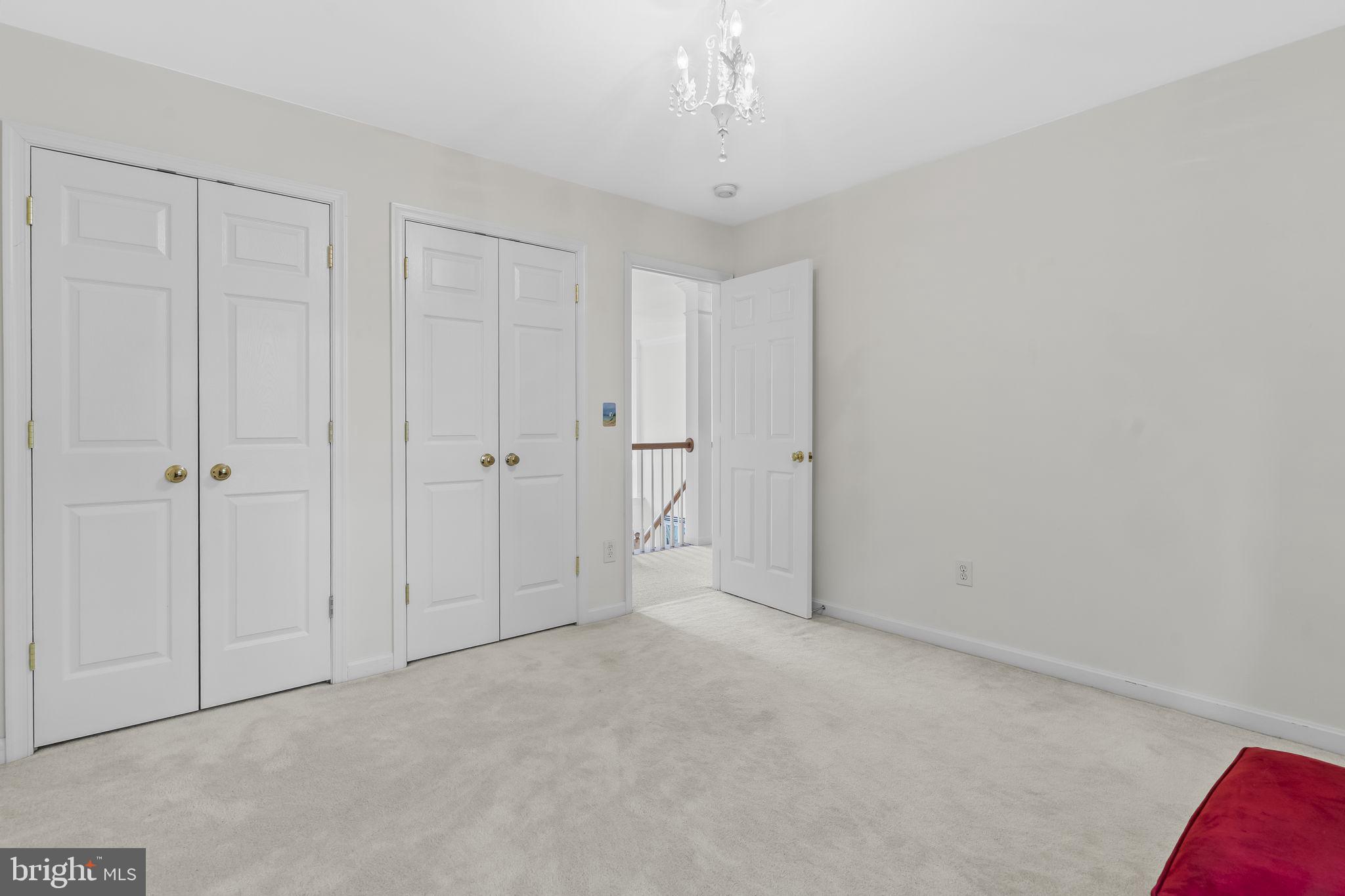 HUNTING QUARTERS - Residential