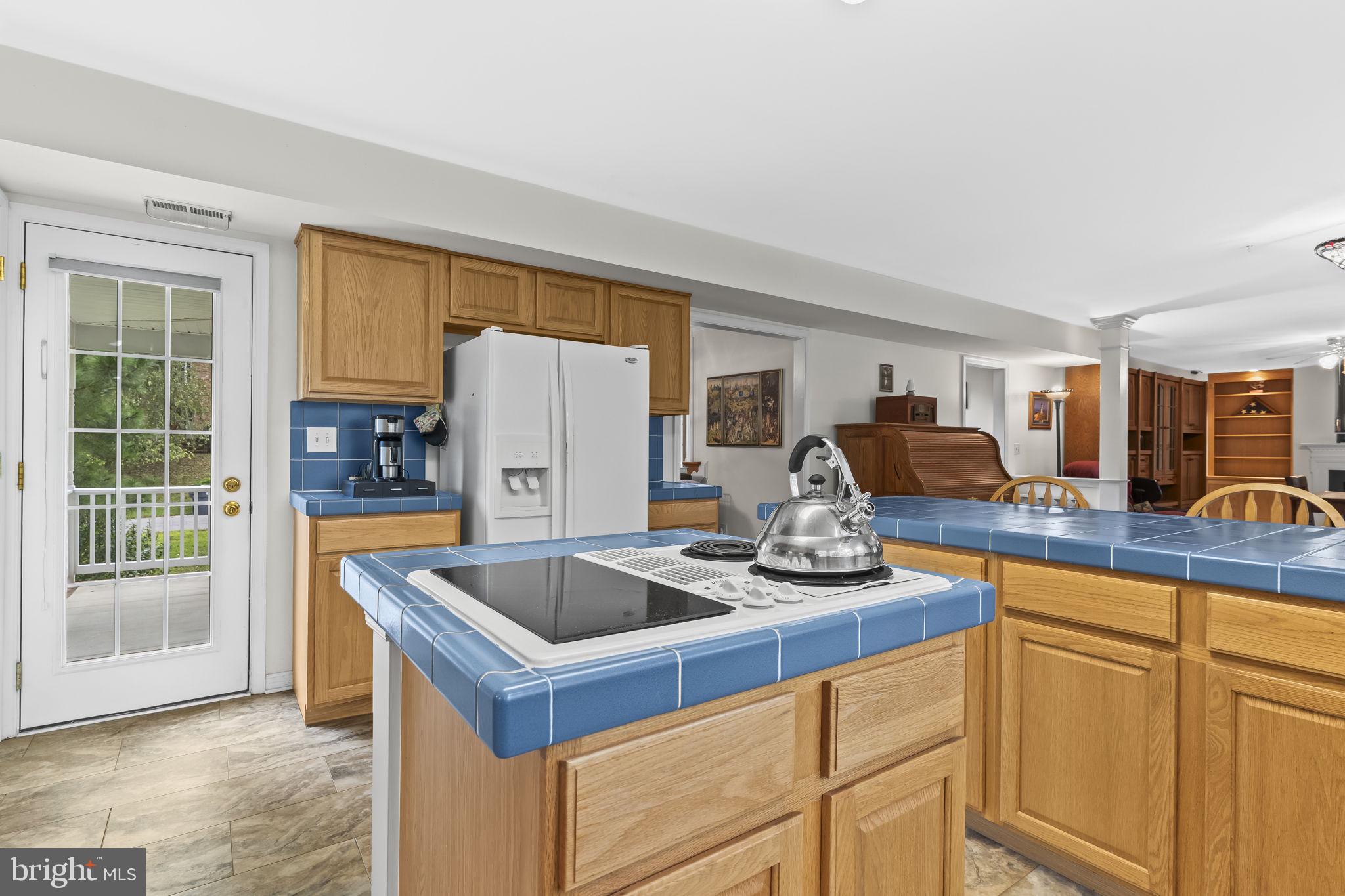 HUNTING QUARTERS - Residential