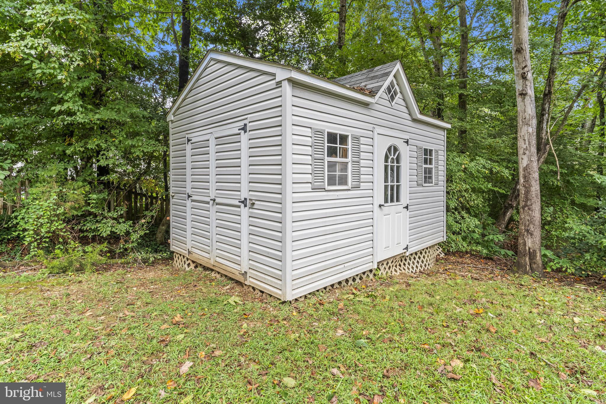 HUNTING QUARTERS - Residential