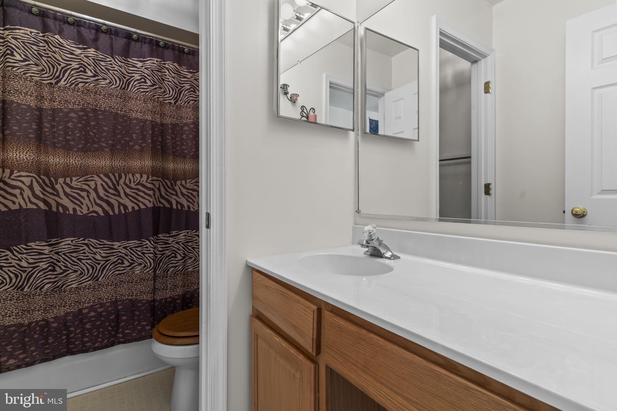 HUNTING QUARTERS - Residential