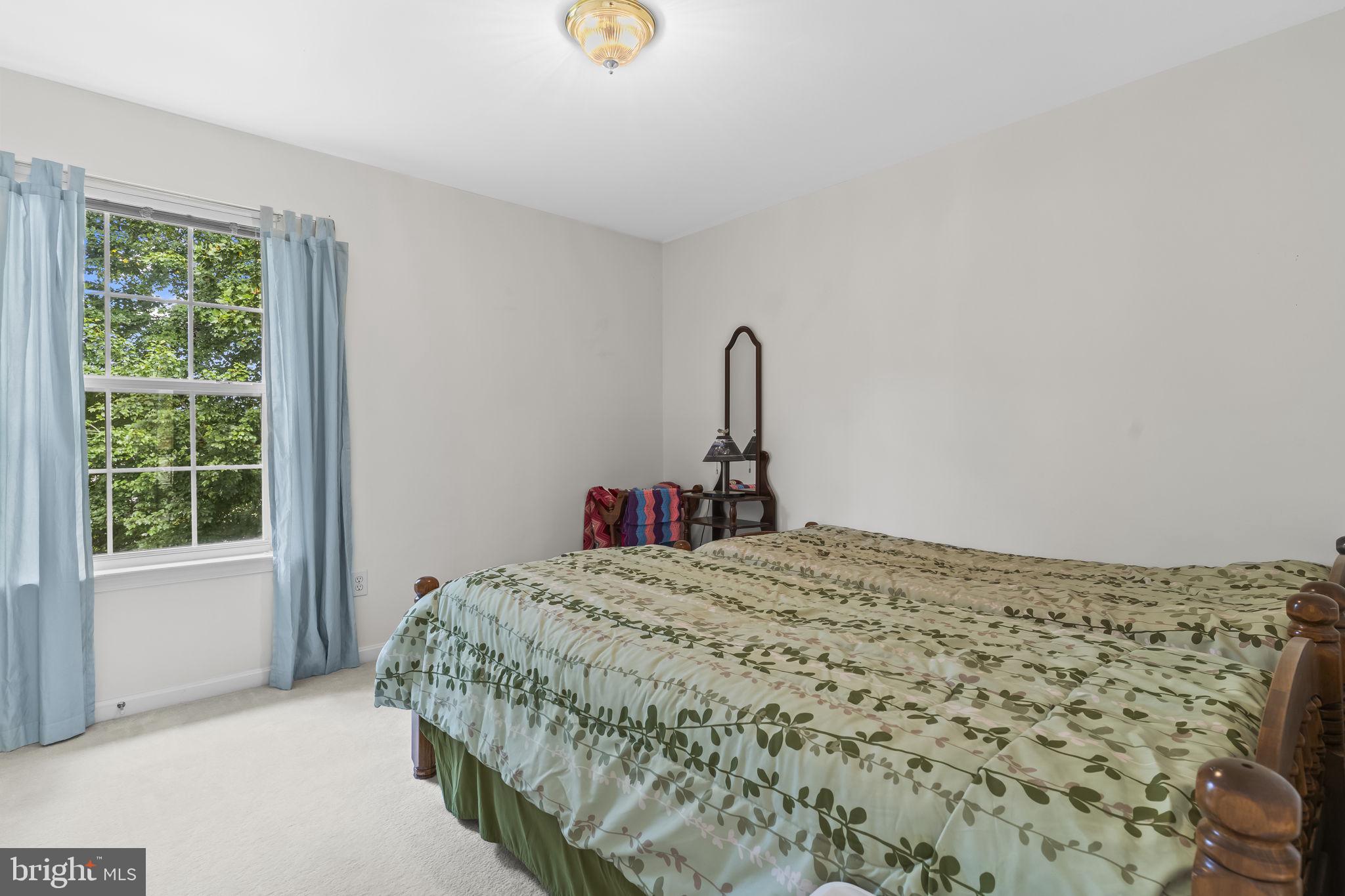 HUNTING QUARTERS - Residential