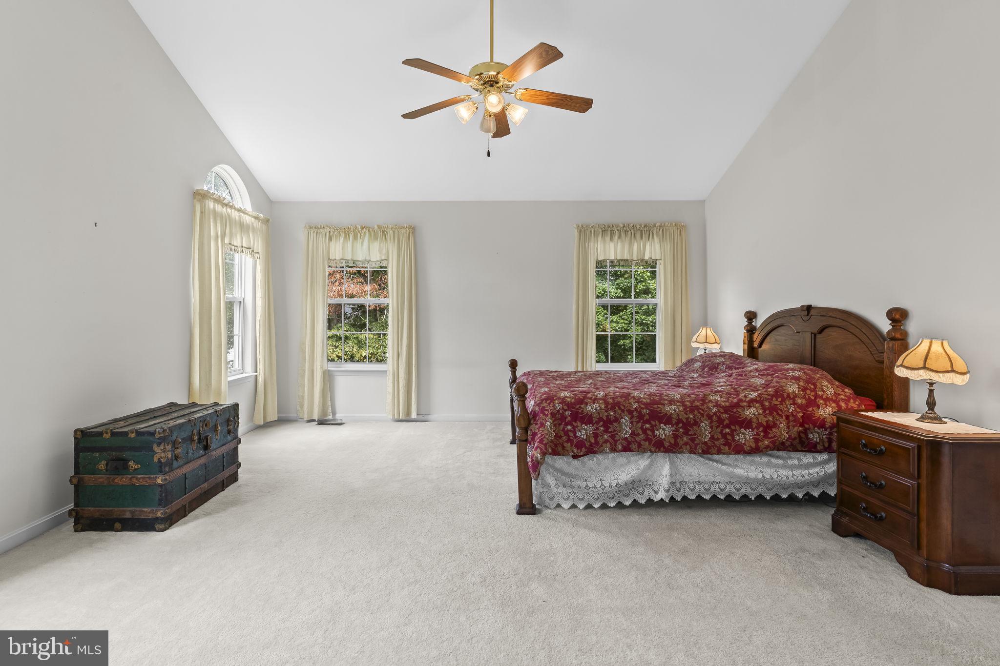 HUNTING QUARTERS - Residential