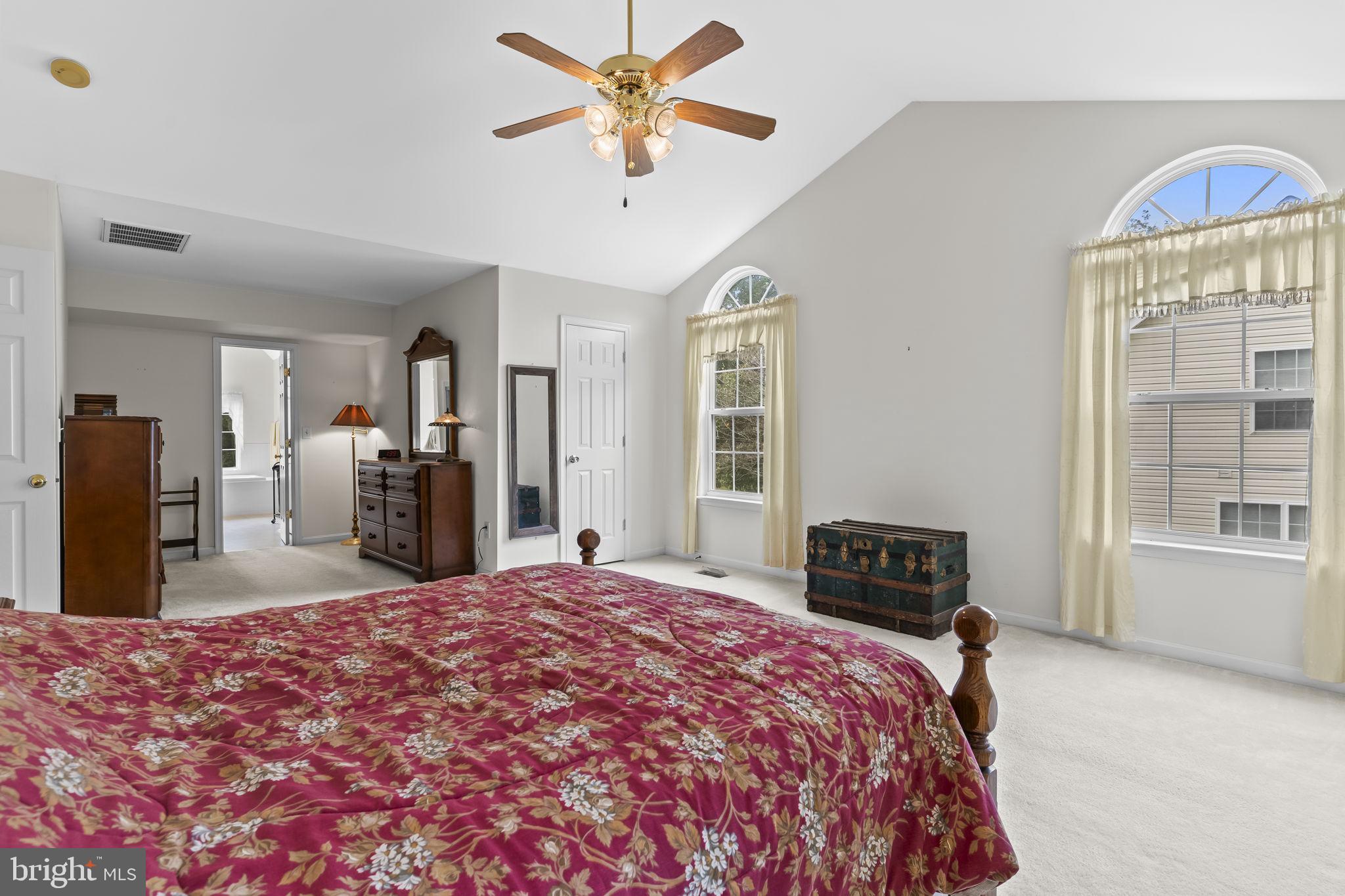 HUNTING QUARTERS - Residential