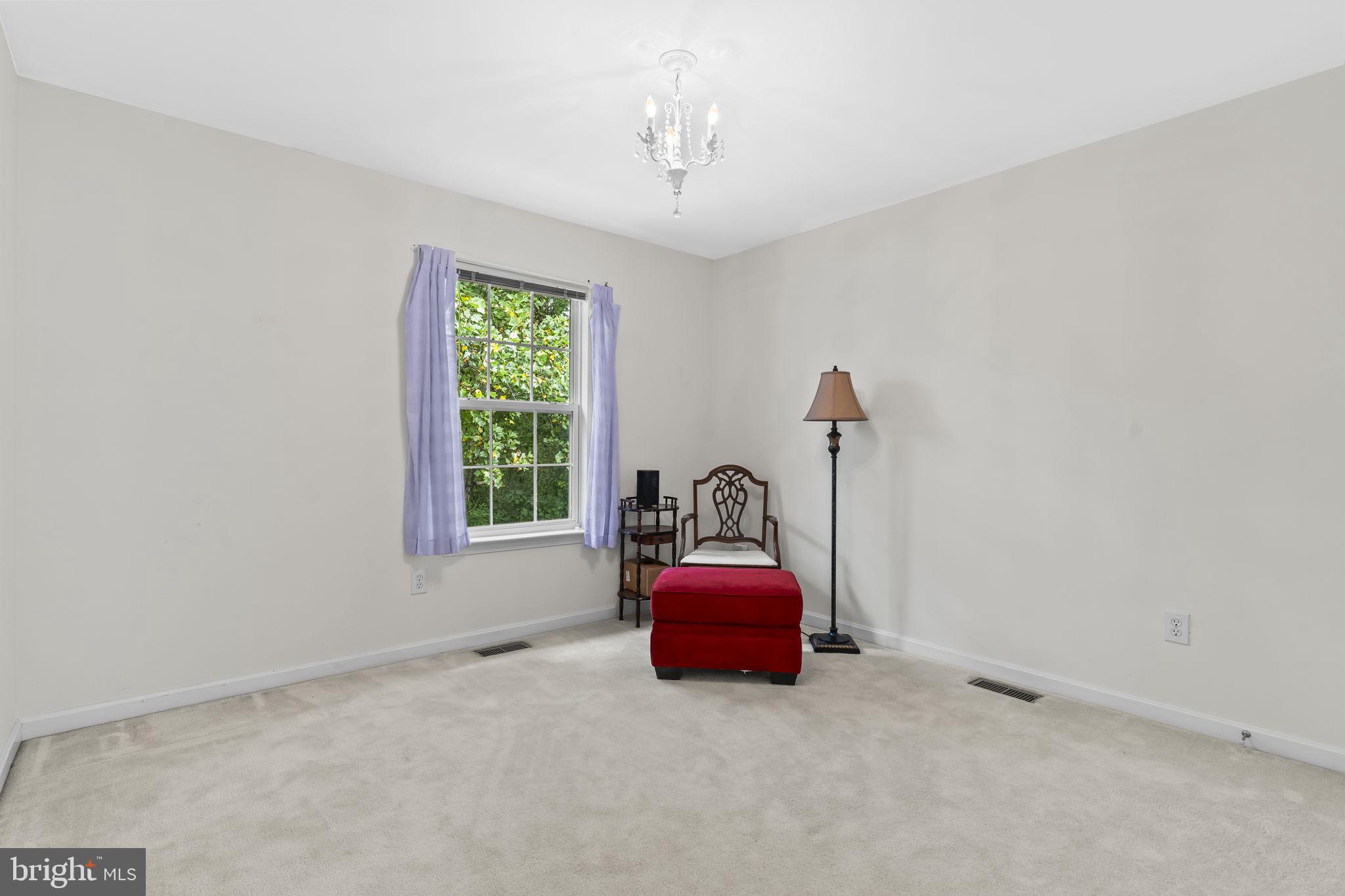 HUNTING QUARTERS - Residential