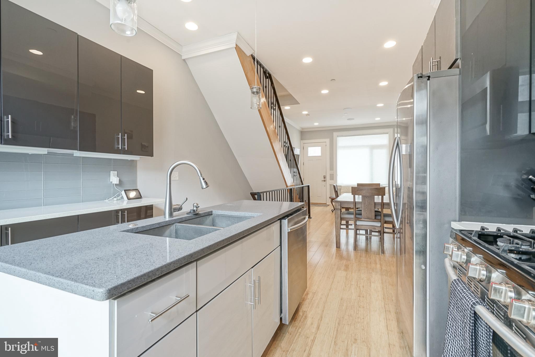 POINT BREEZE - Residential