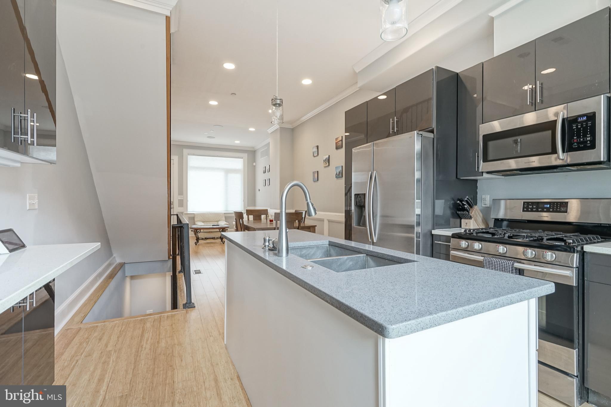 POINT BREEZE - Residential