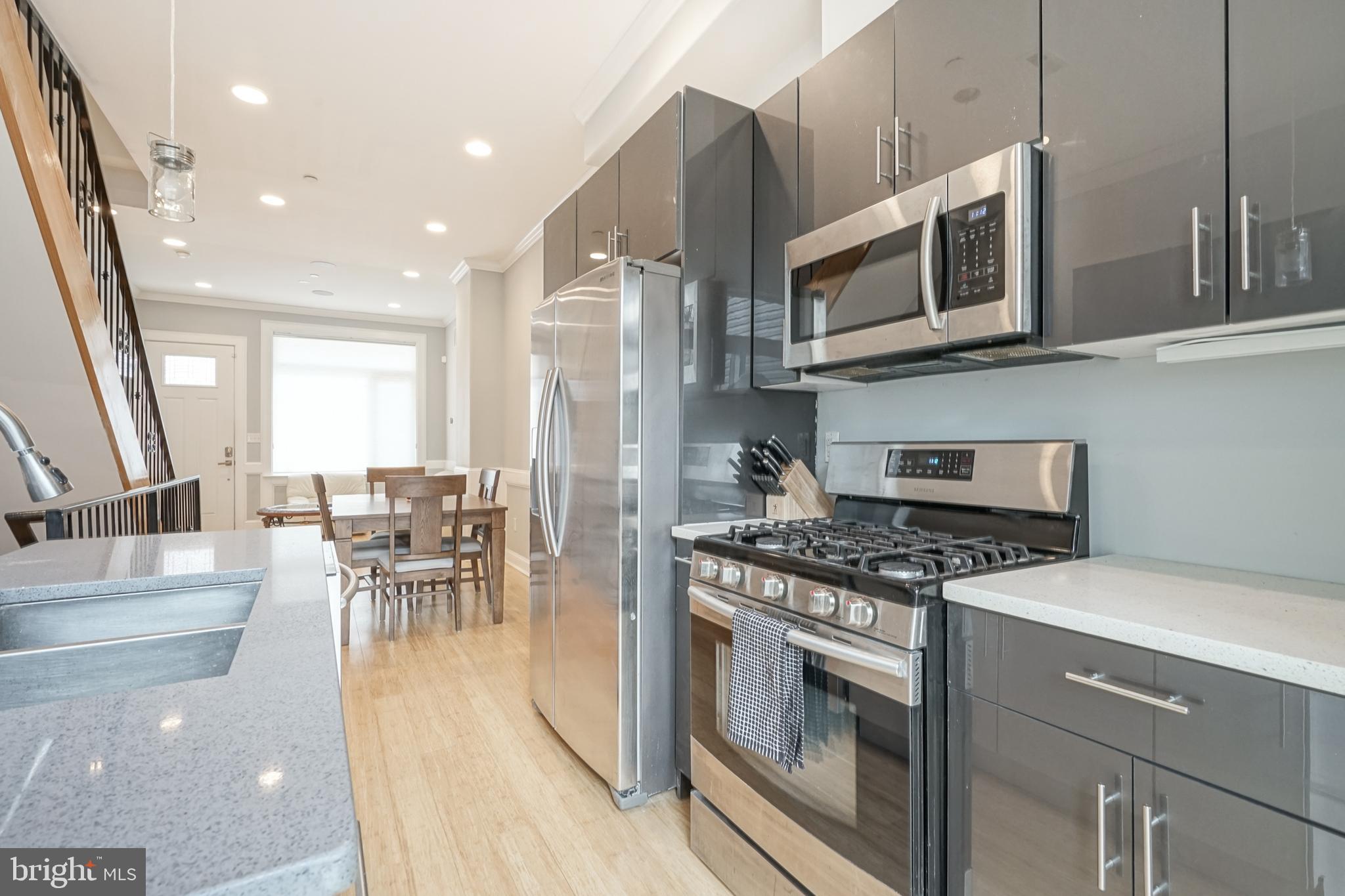 POINT BREEZE - Residential