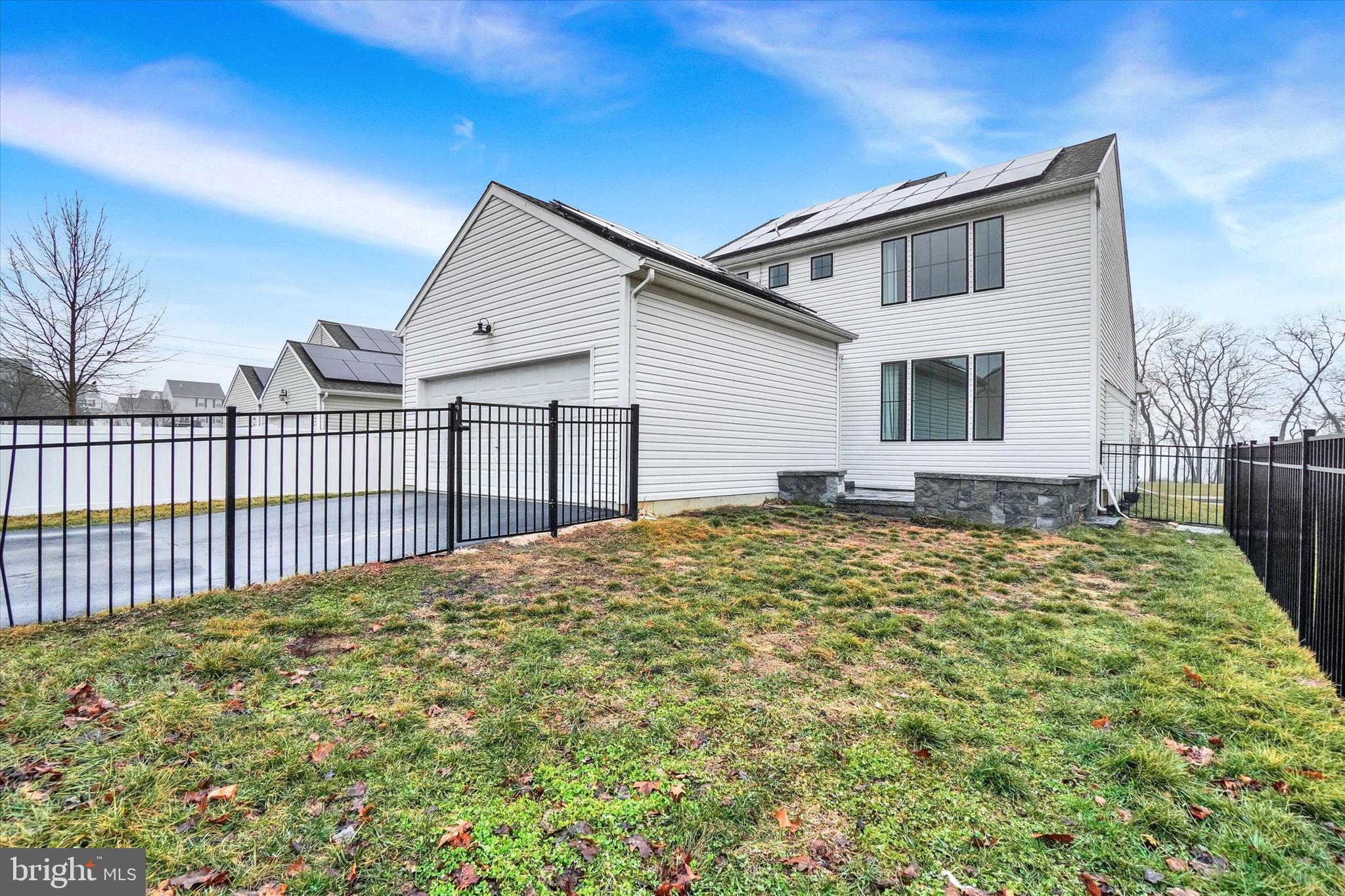 CASTLETON - Residential