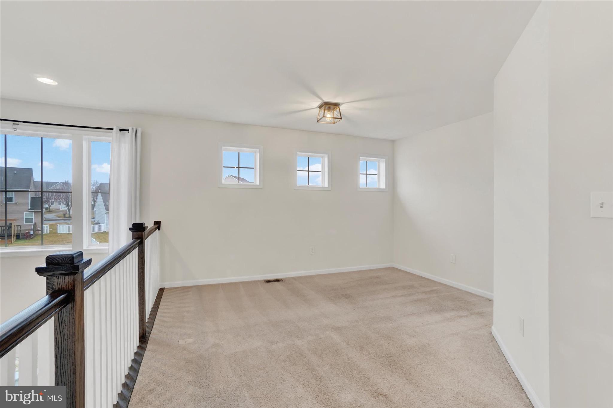 CASTLETON - Residential