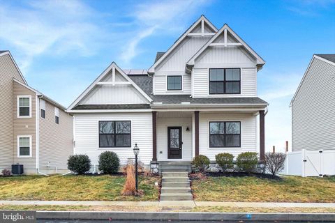 107 HONEYSUCKLE DRIVE MARIETTA PA 17547