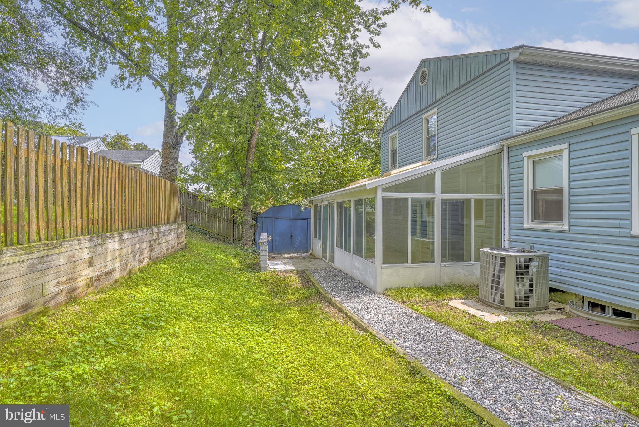 WHITE OAK MANOR - Residential