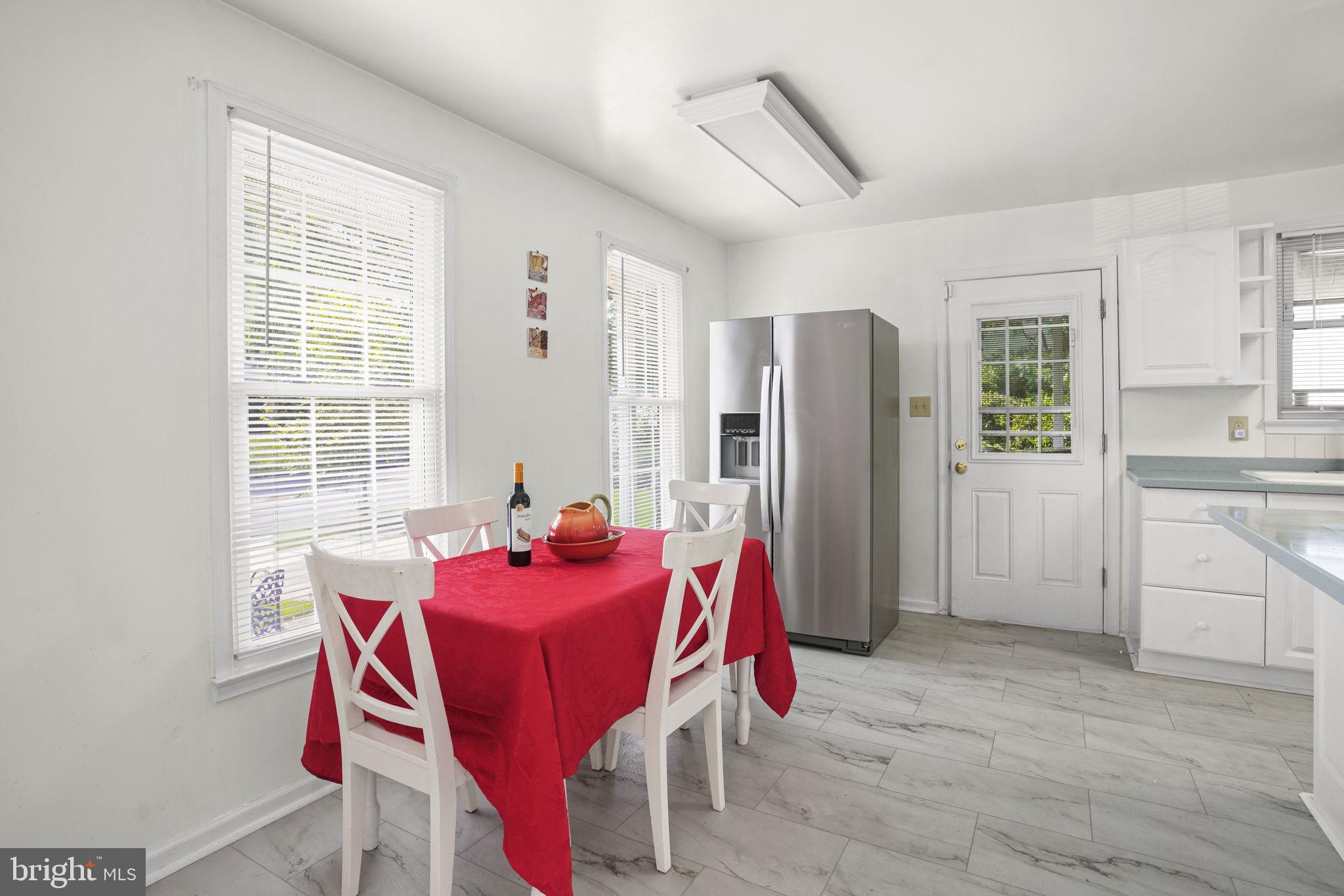 WHITE OAK MANOR - Residential