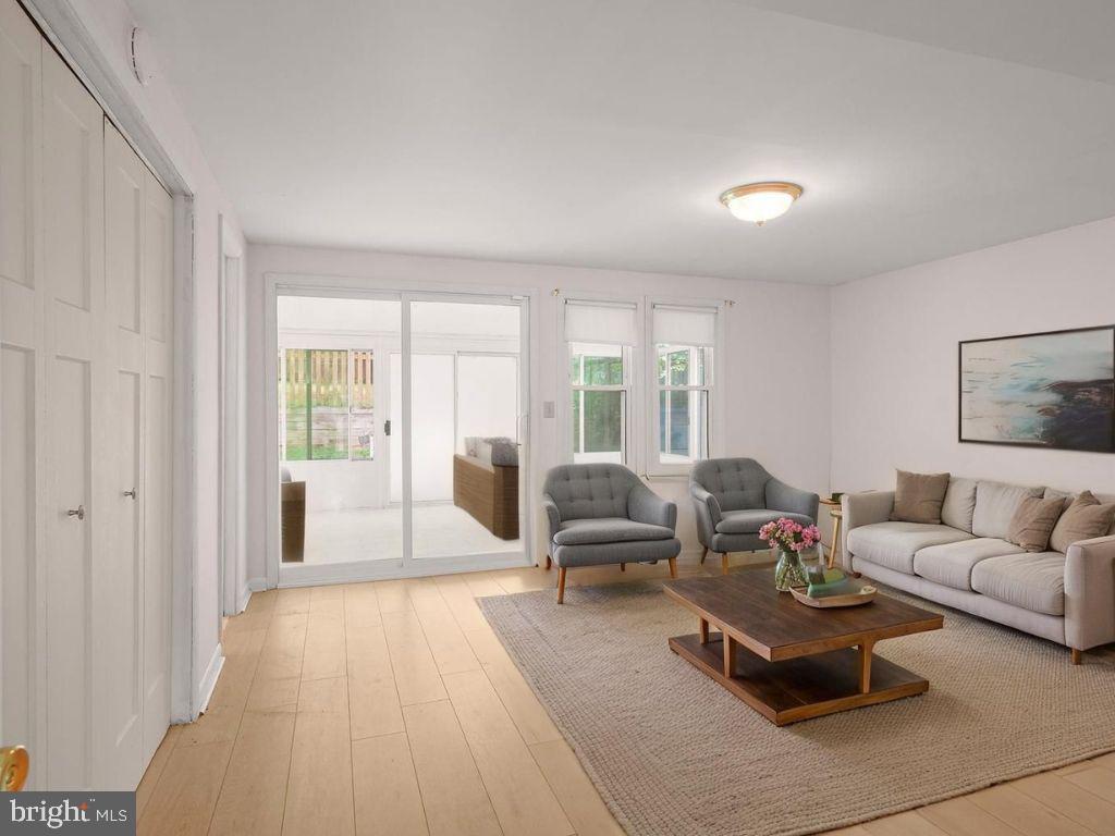 WHITE OAK MANOR - Residential