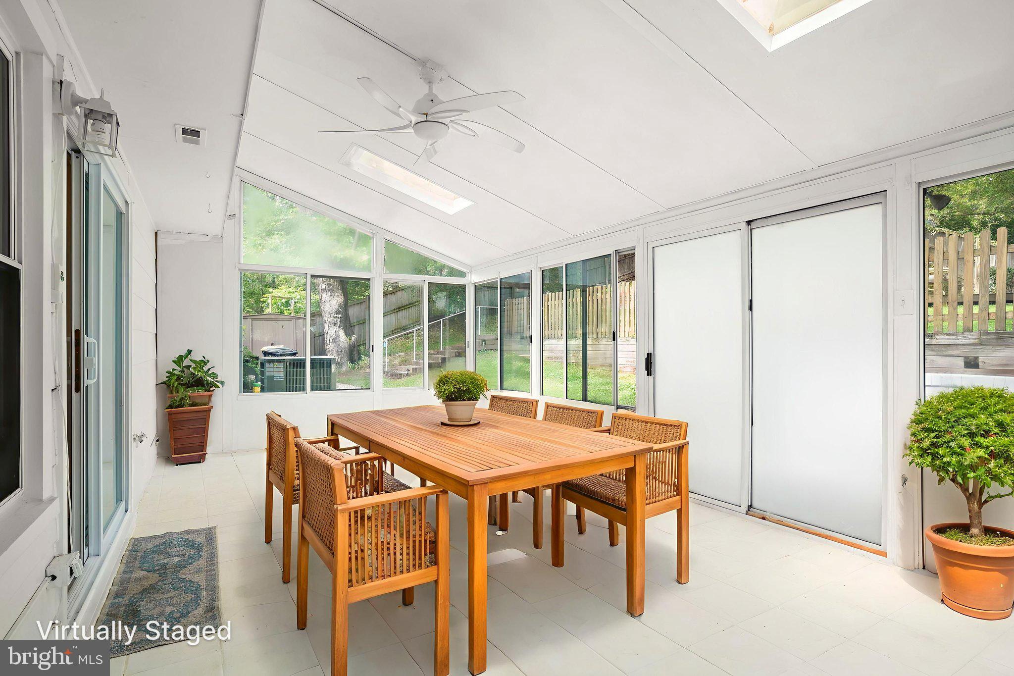 WHITE OAK MANOR - Residential