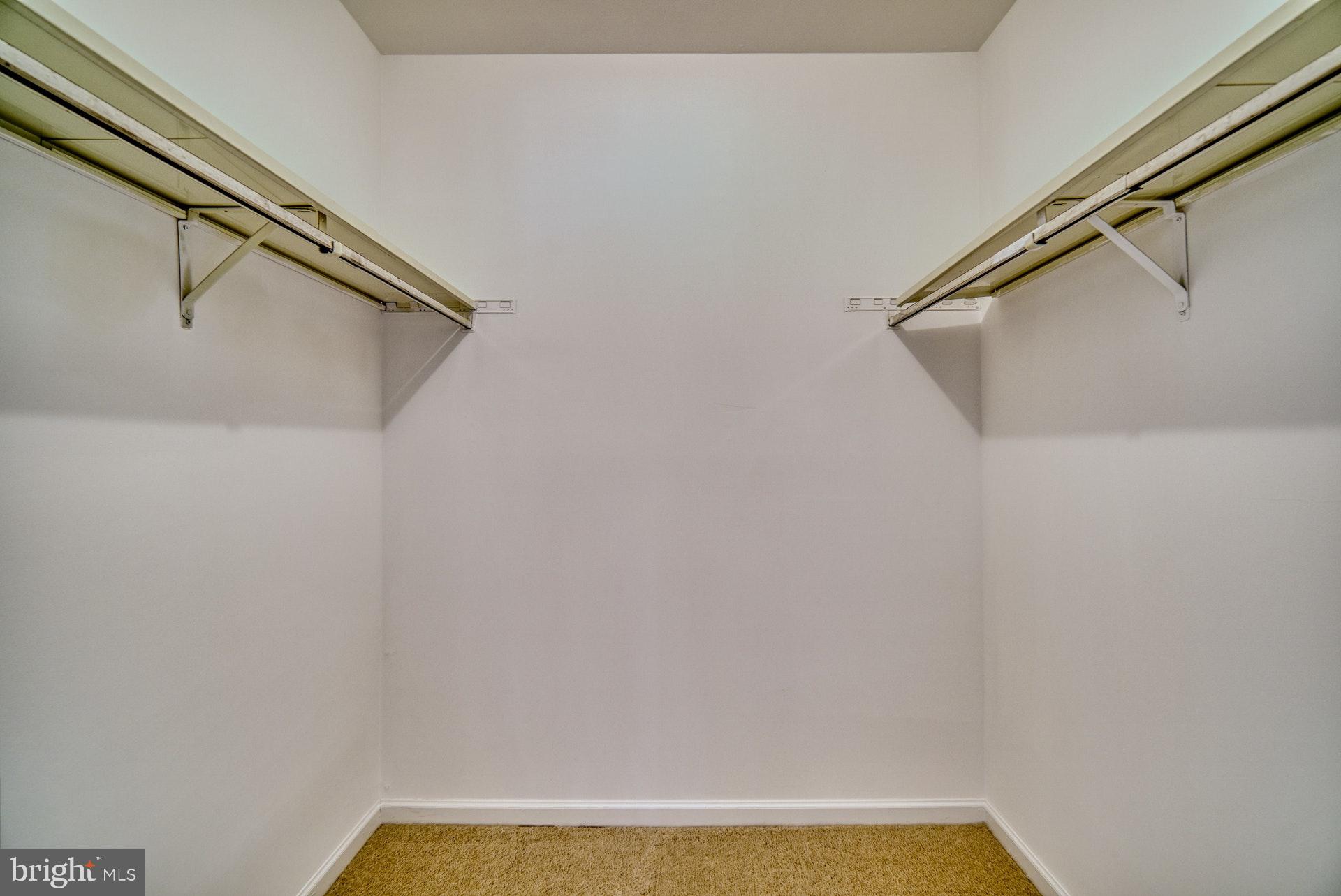 LONGWOOD KNOLLS - Residential