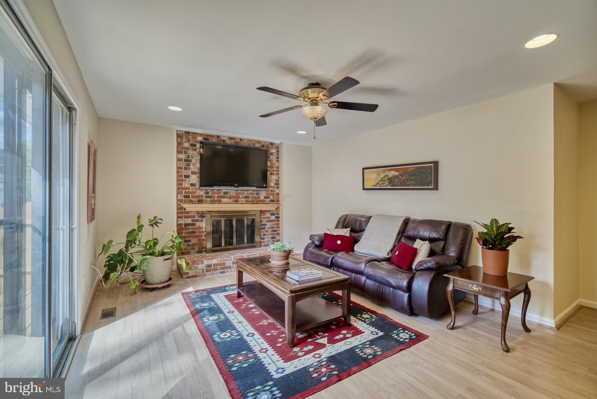 LONGWOOD KNOLLS - Residential