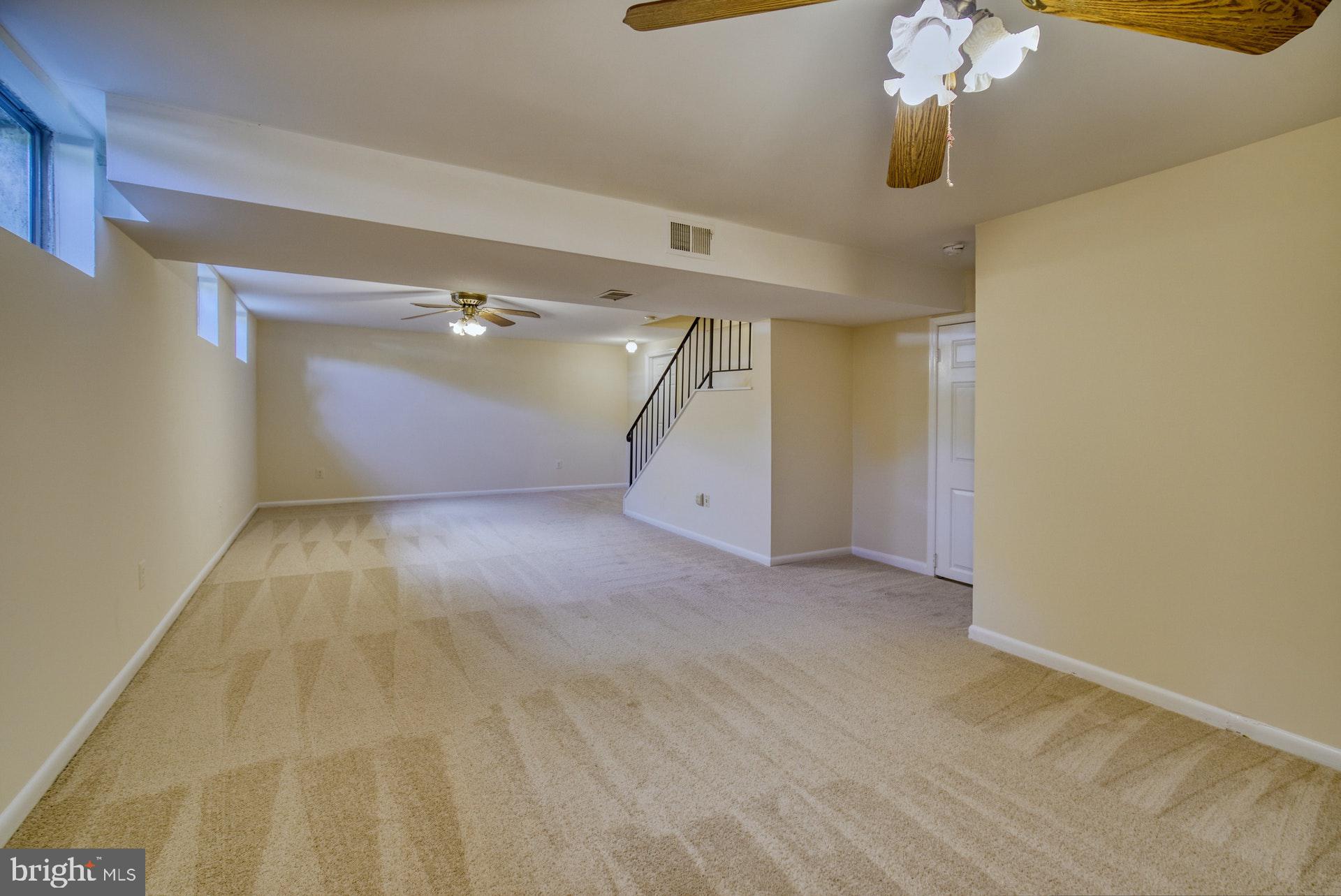 LONGWOOD KNOLLS - Residential