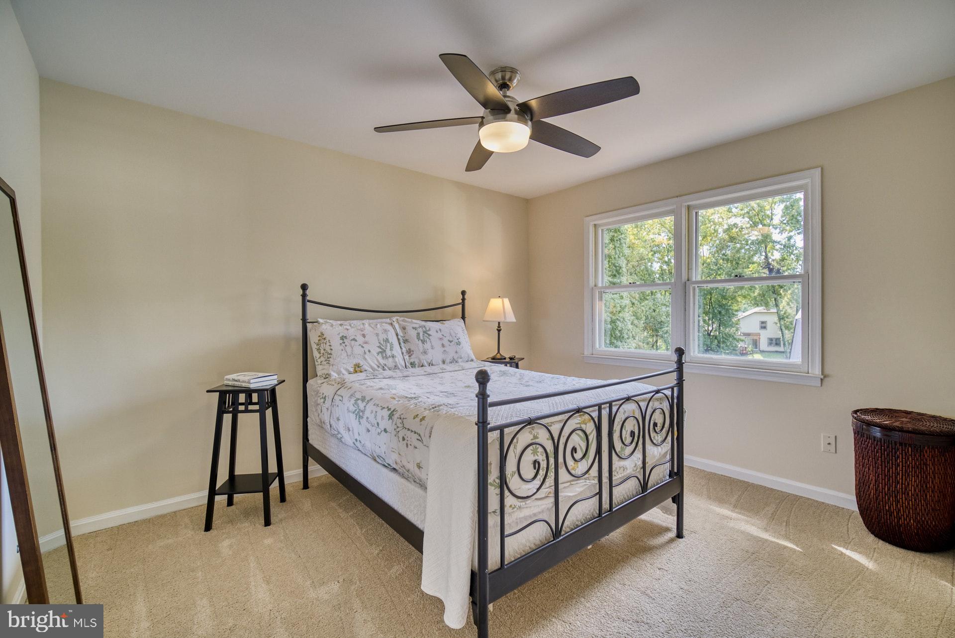 LONGWOOD KNOLLS - Residential