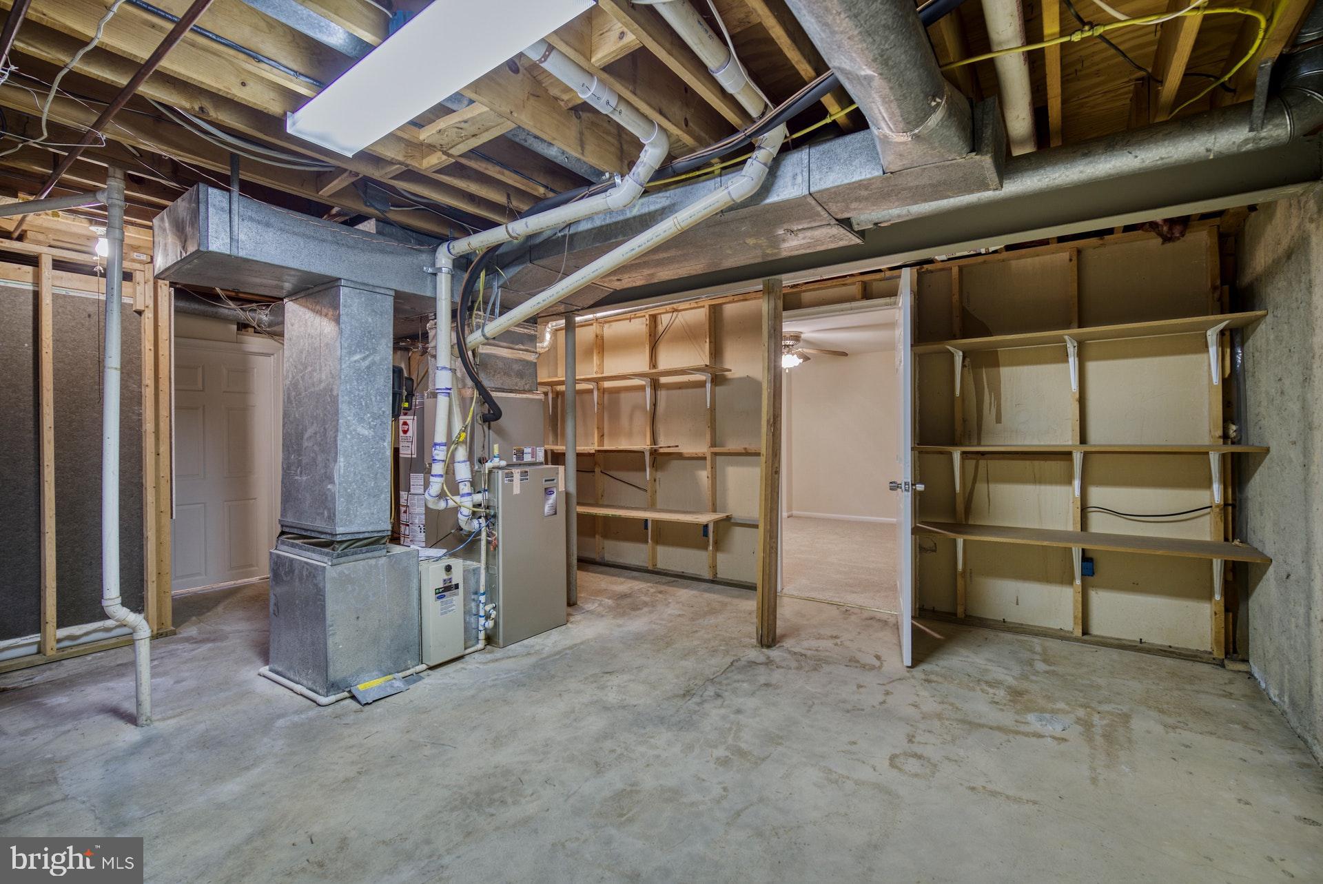 LONGWOOD KNOLLS - Residential