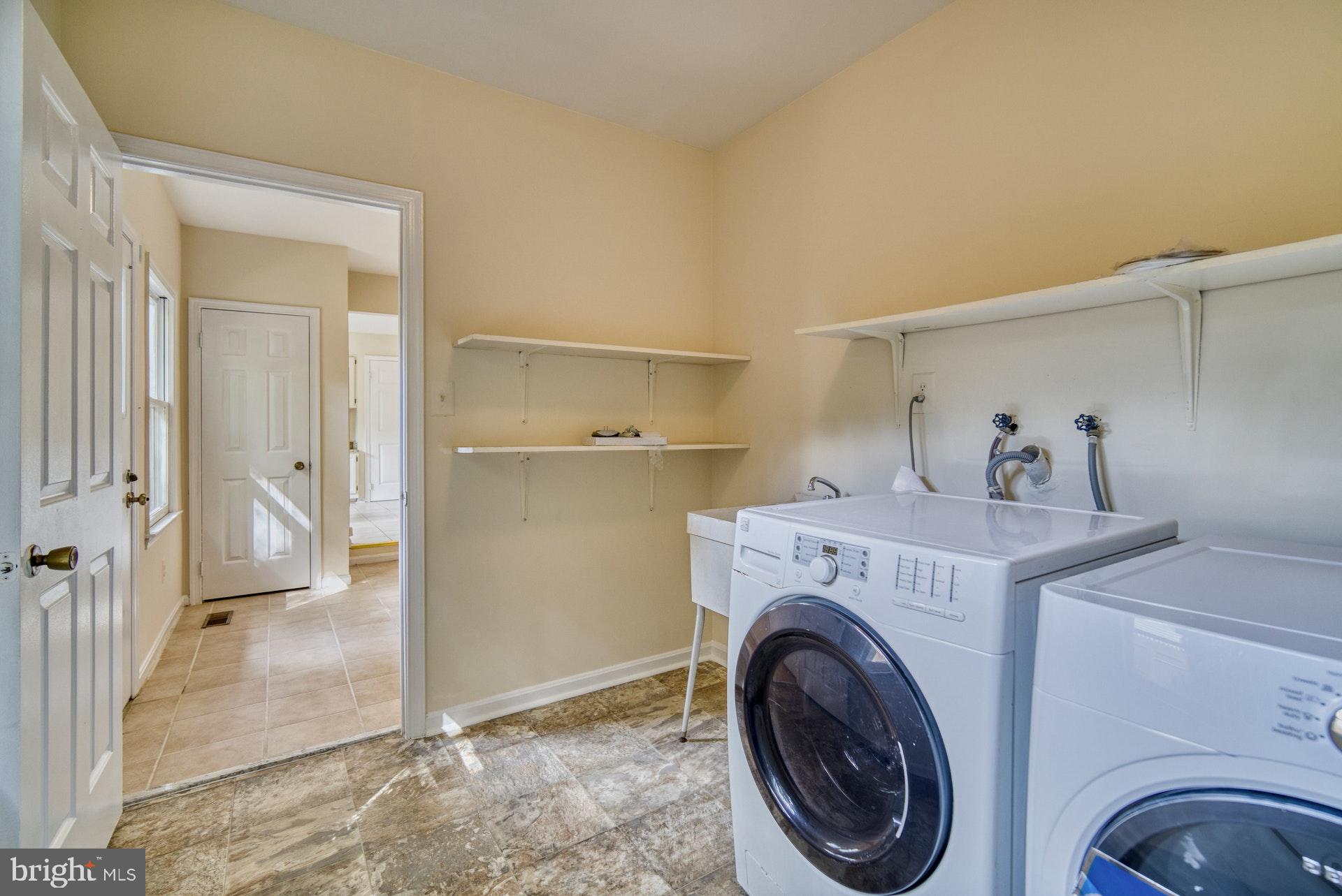 LONGWOOD KNOLLS - Residential