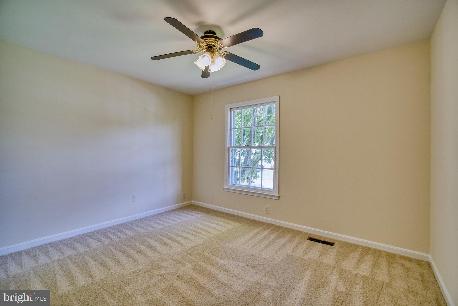 LONGWOOD KNOLLS - Residential