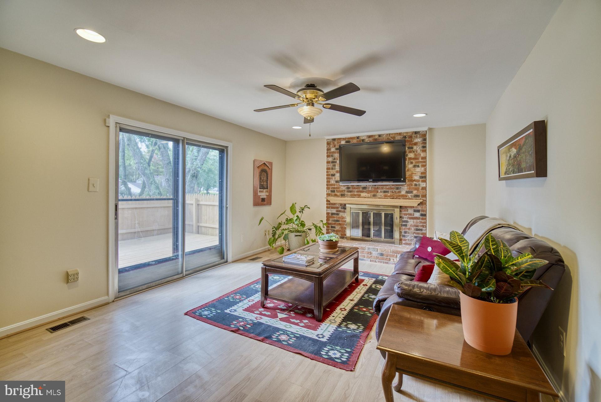 LONGWOOD KNOLLS - Residential