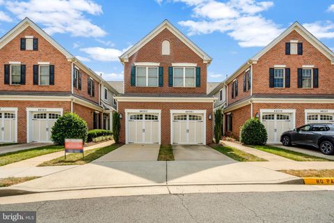 44063 VAIRA TERRACE CHANTILLY VA 20152