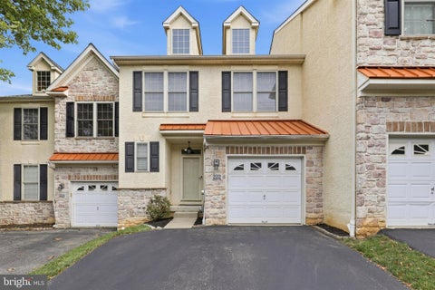 Townhouse For Sale - 222 Barefield Lane<br/> CONSHOHOCKEN, PA 19428