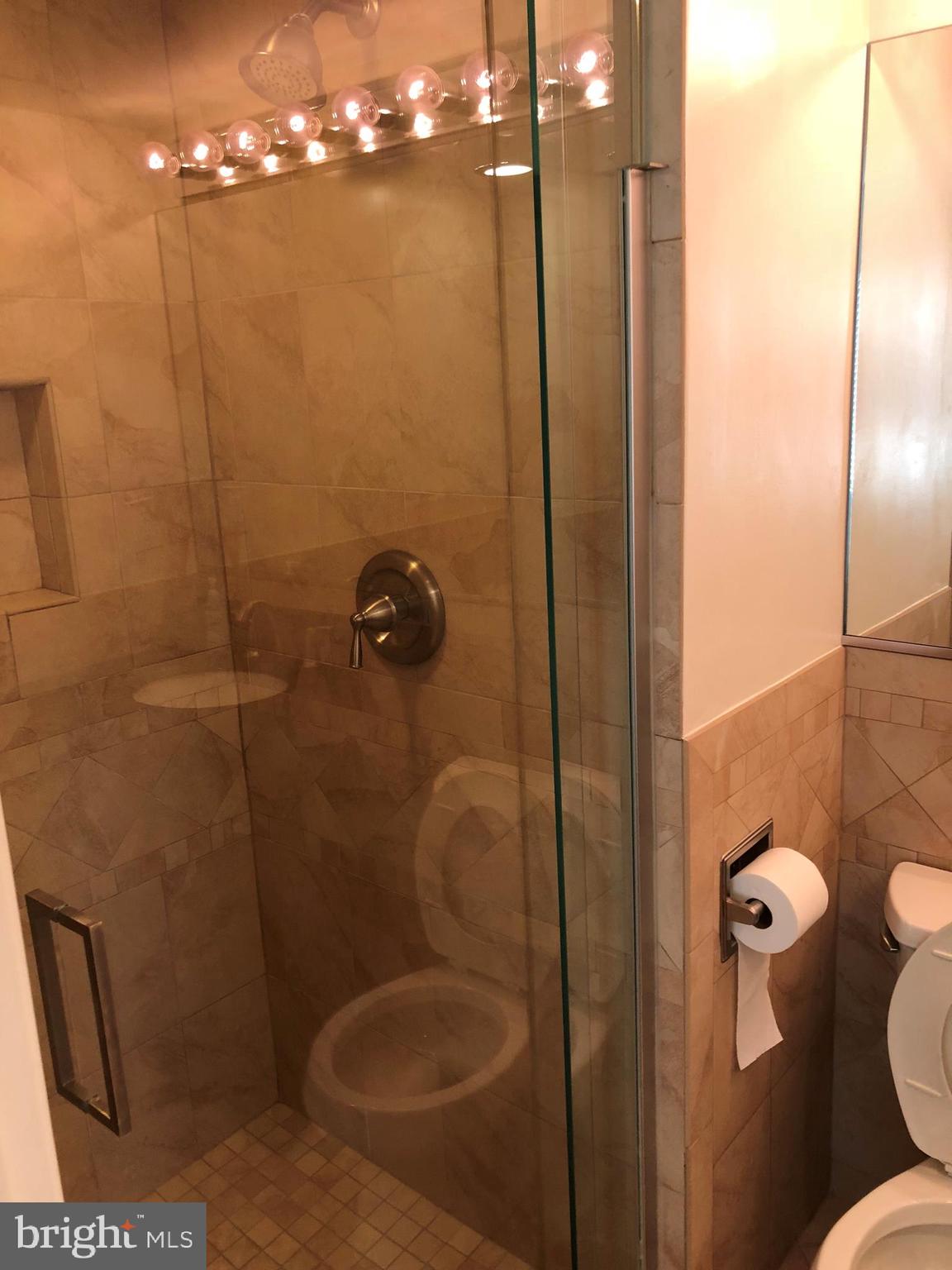 ROTONDA - Residential Lease