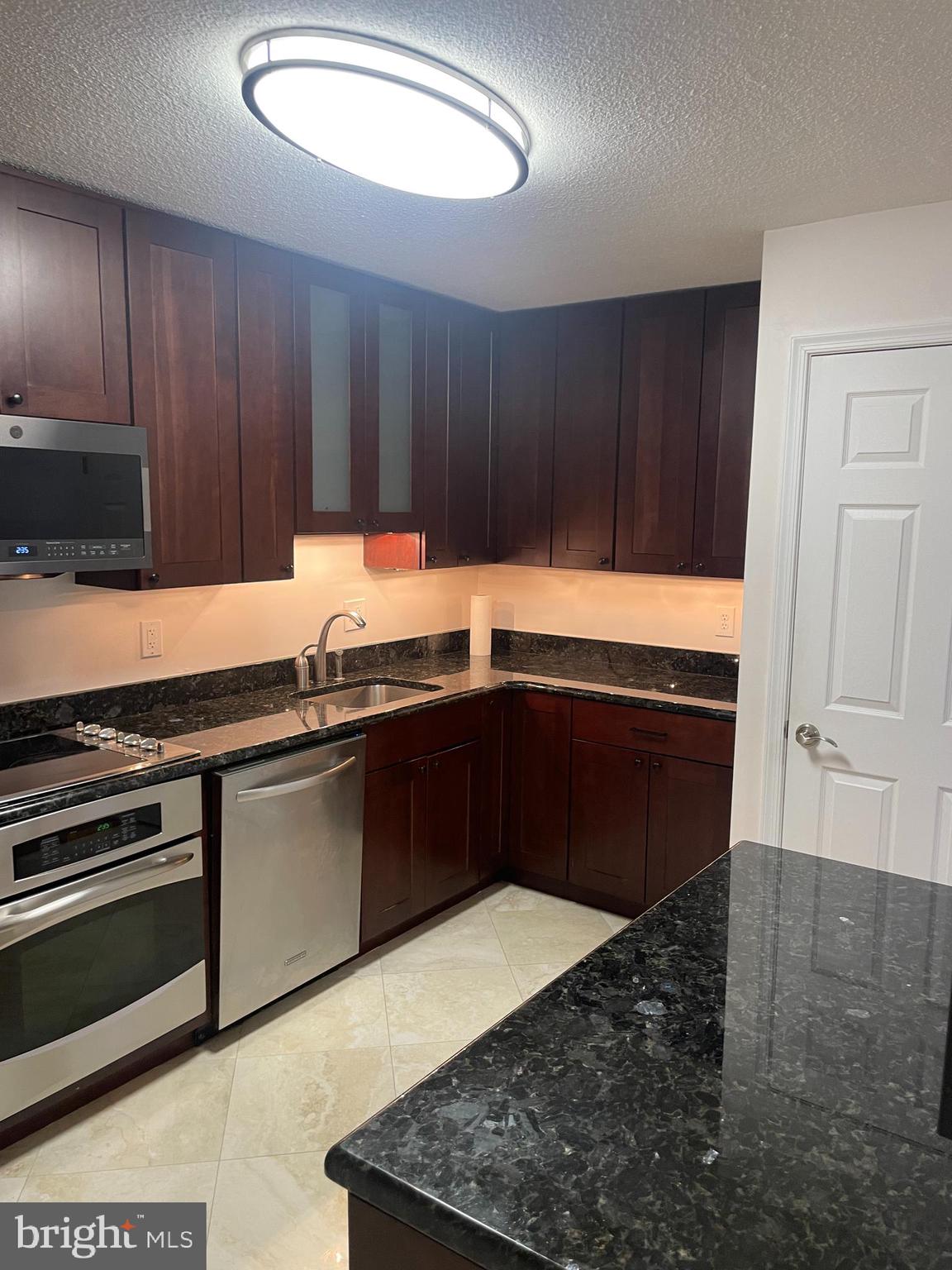 ROTONDA - Residential Lease